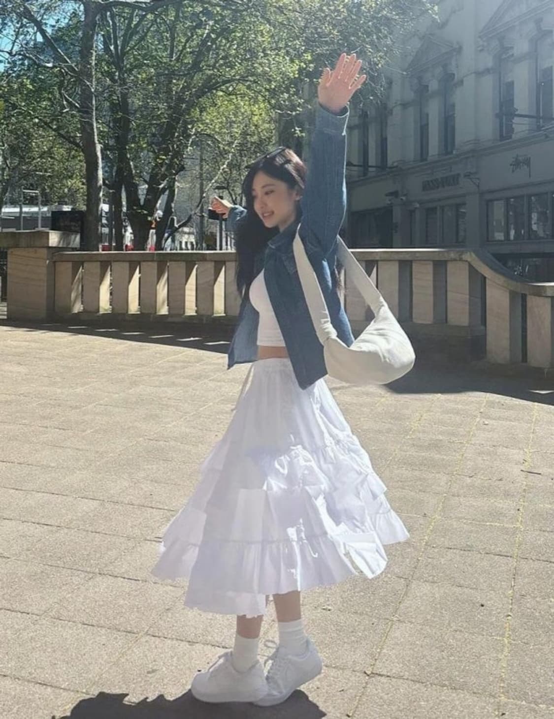 에스파 닝닝 사복패션  호쿠스포쿠스 티어드 스커트 화이트 상품이미지2