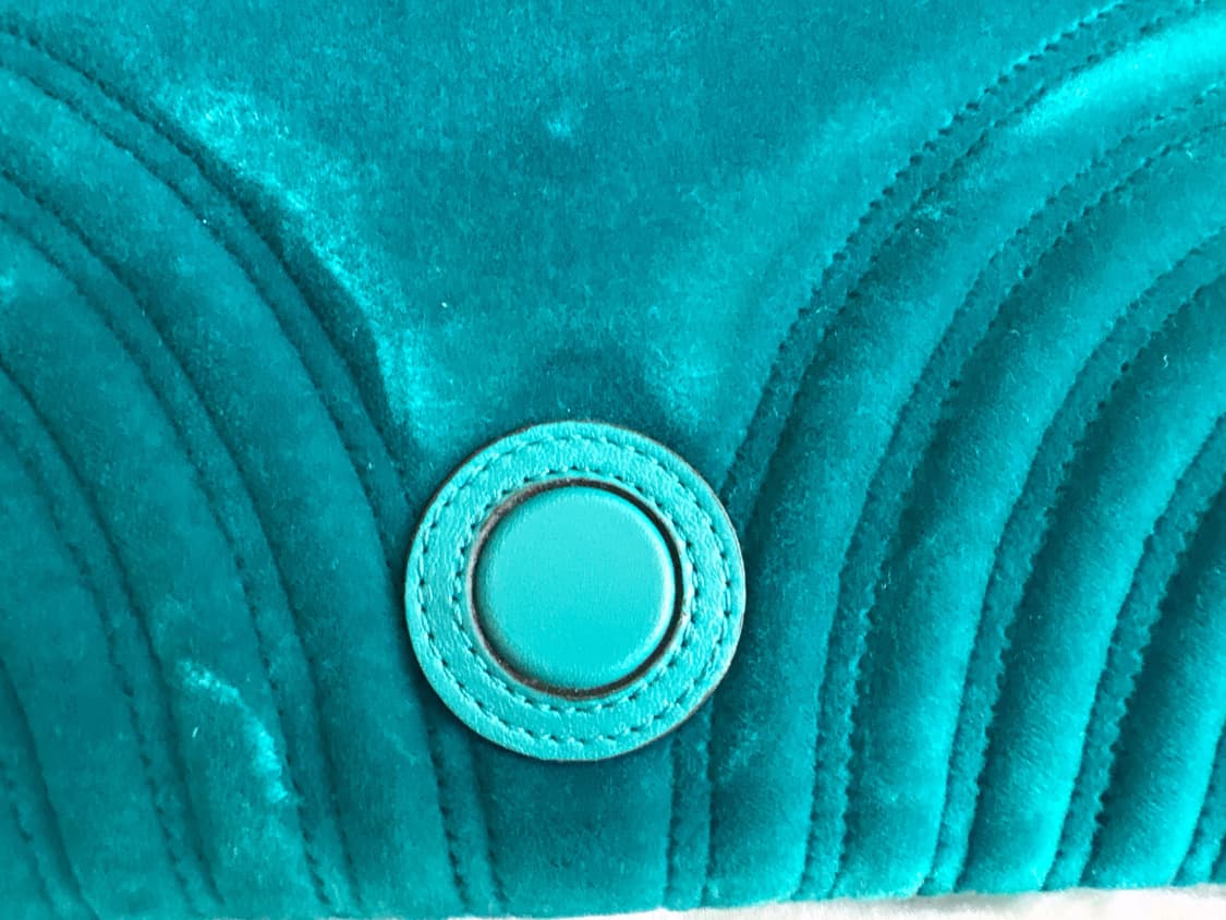 구찌 마몬트 마틀라쎄 벨벳 클러치 상품이미지4