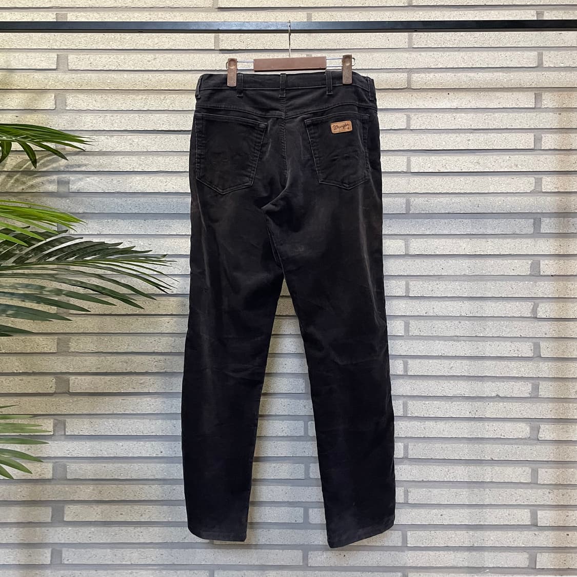 Wrangler 랭글러 코듀로이 팬츠 레귤러핏 백 로고 디테일 네이비 상품이미지3