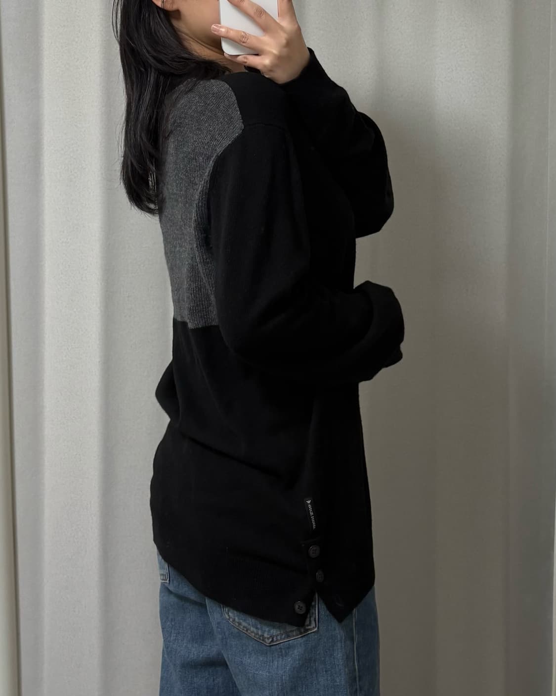 알마니익스체인지 배색 어깨단추절개 긴팔 롱슬리브리스 니트 상품이미지3