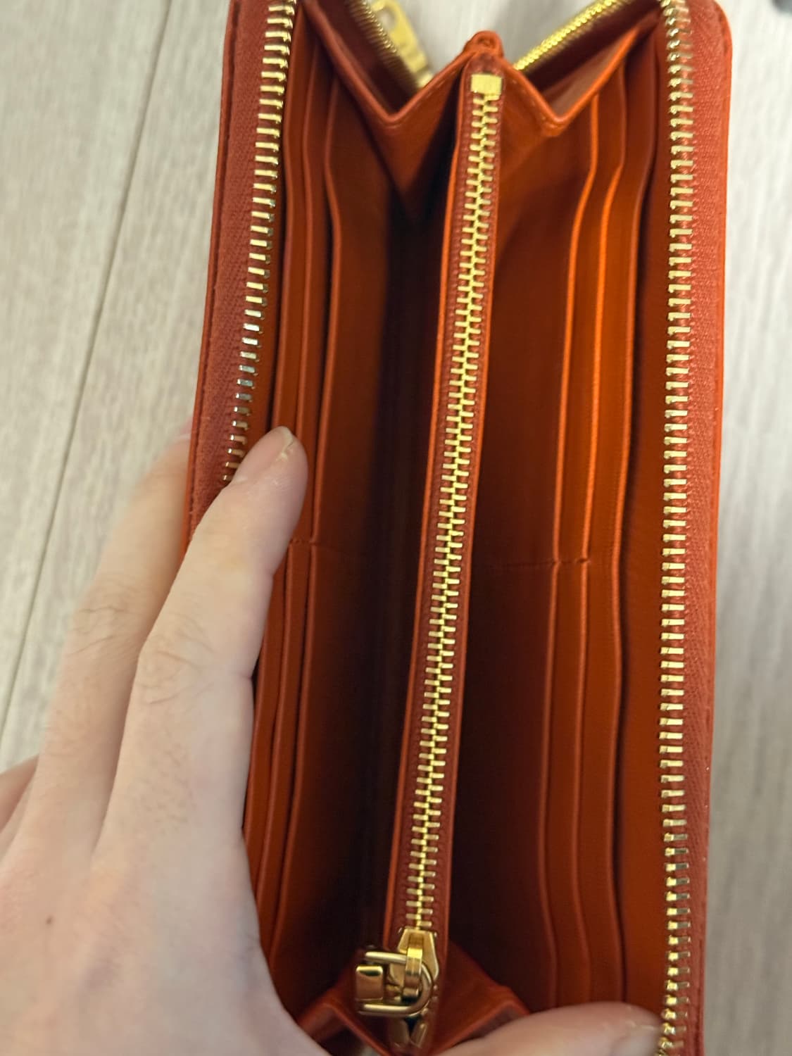 프라다 사피아노 베르니스 오렌지 여성 장지갑 상품이미지7