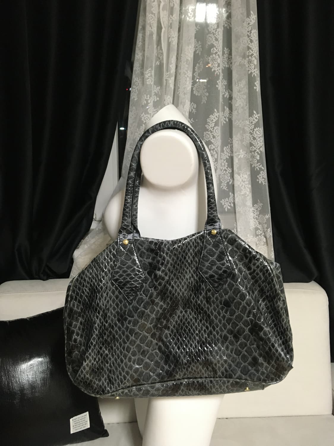 VIVIENNE WESTWOOD SHOULDER BAG 상품이미지2
