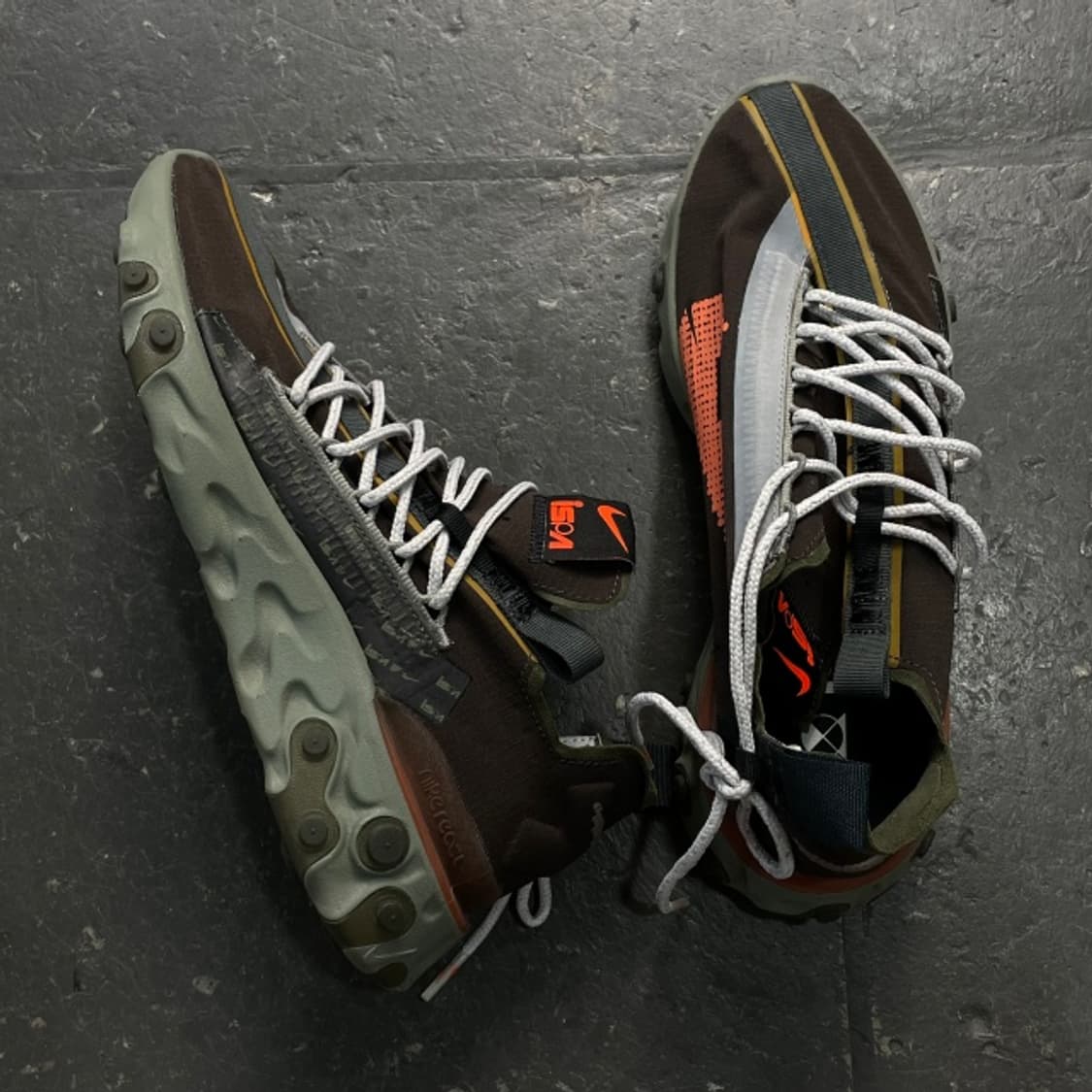 265 나이키 리액트 ISPA 벨벳 브라운 상품이미지1