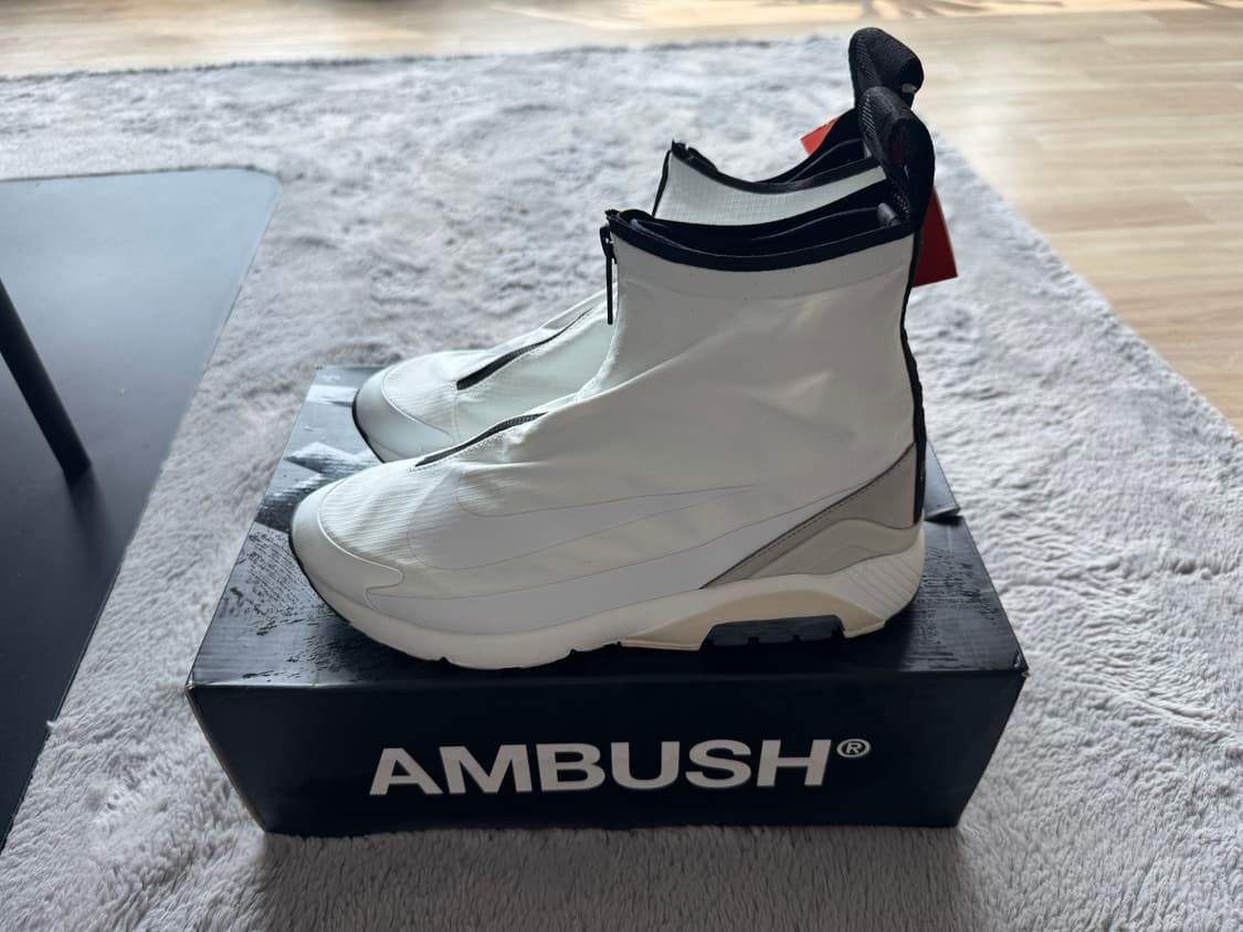 나이키x엠부쉬 에어맥스 180 화이트 상품이미지1