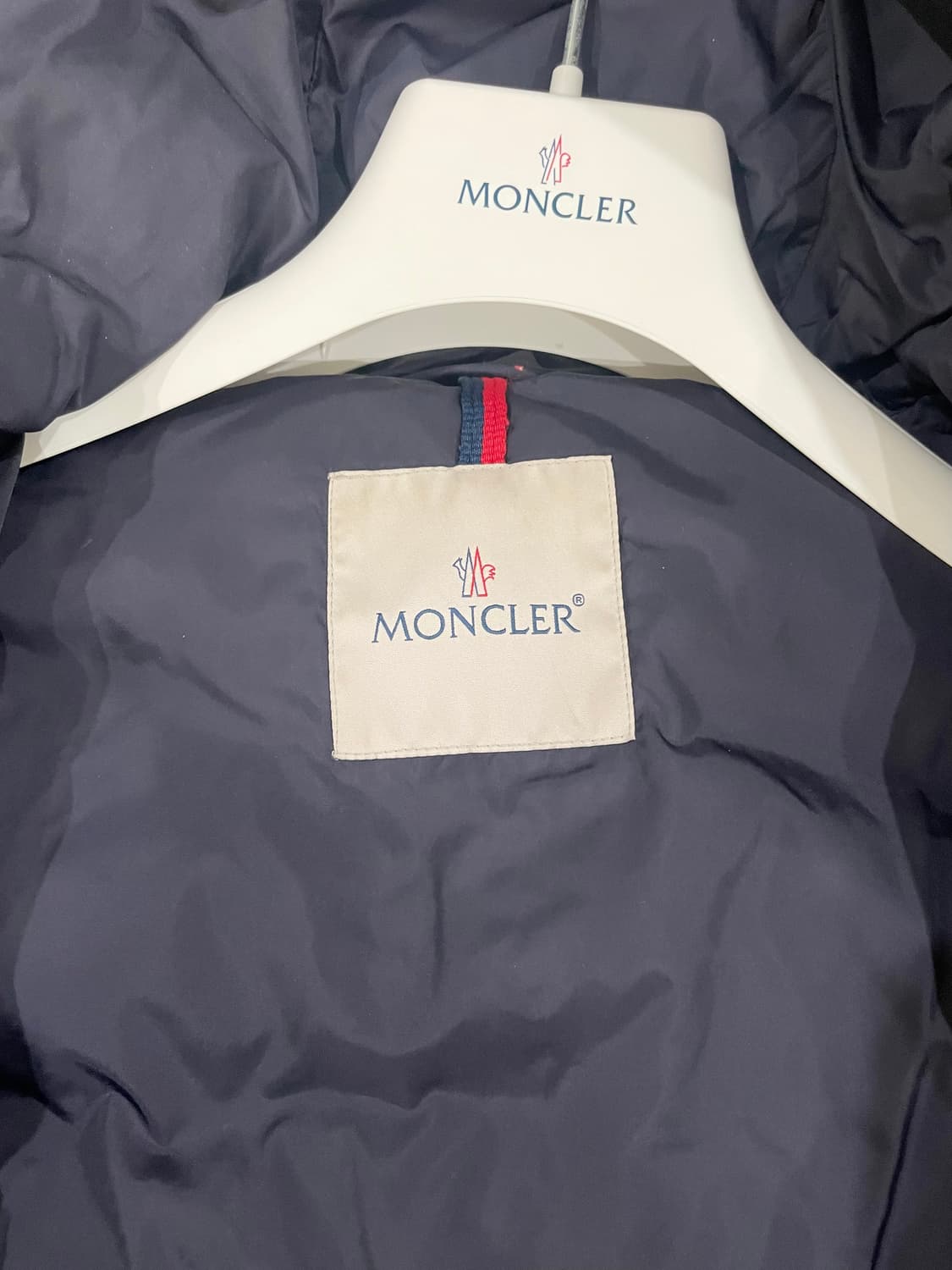 몽클레어 남자패딩 4사이즈 상품이미지4