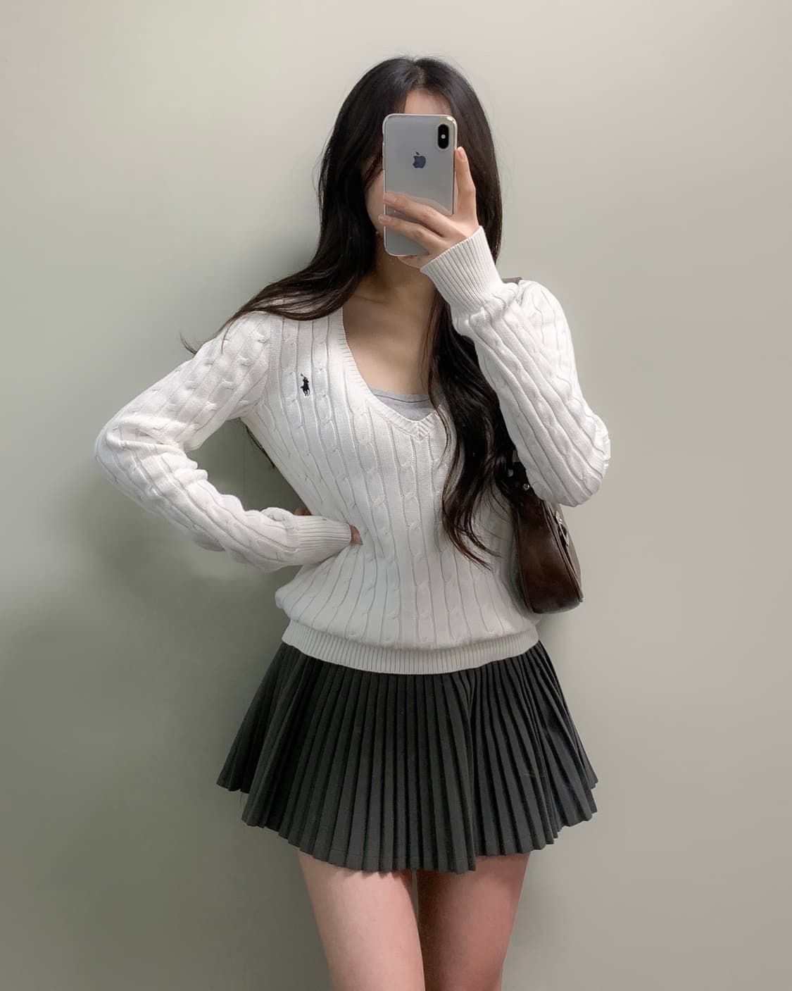 폴로 브이넥 니트  상품이미지2