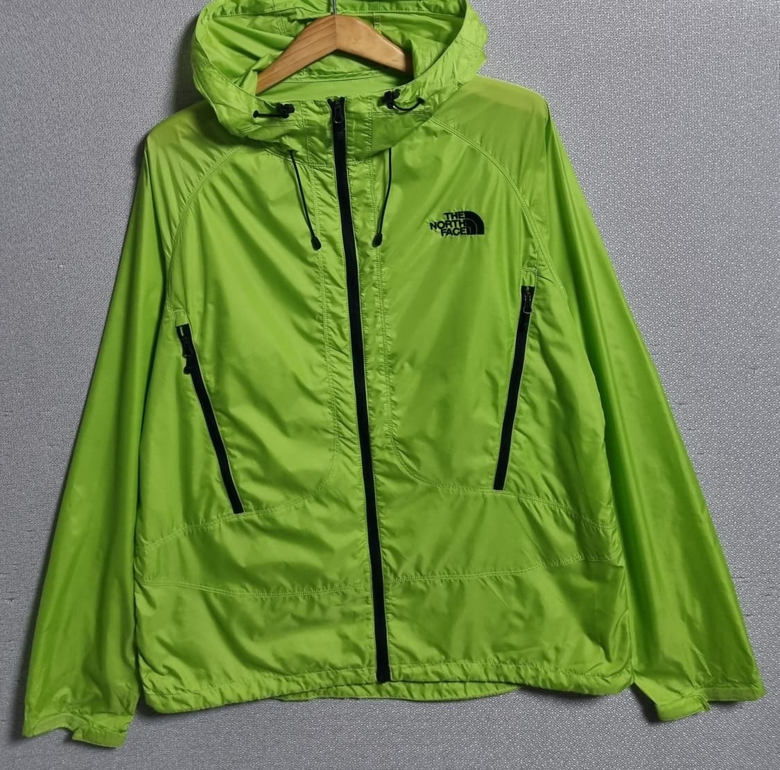 105) 노스페이스 네온라임 경량 바람막이 상품이미지1