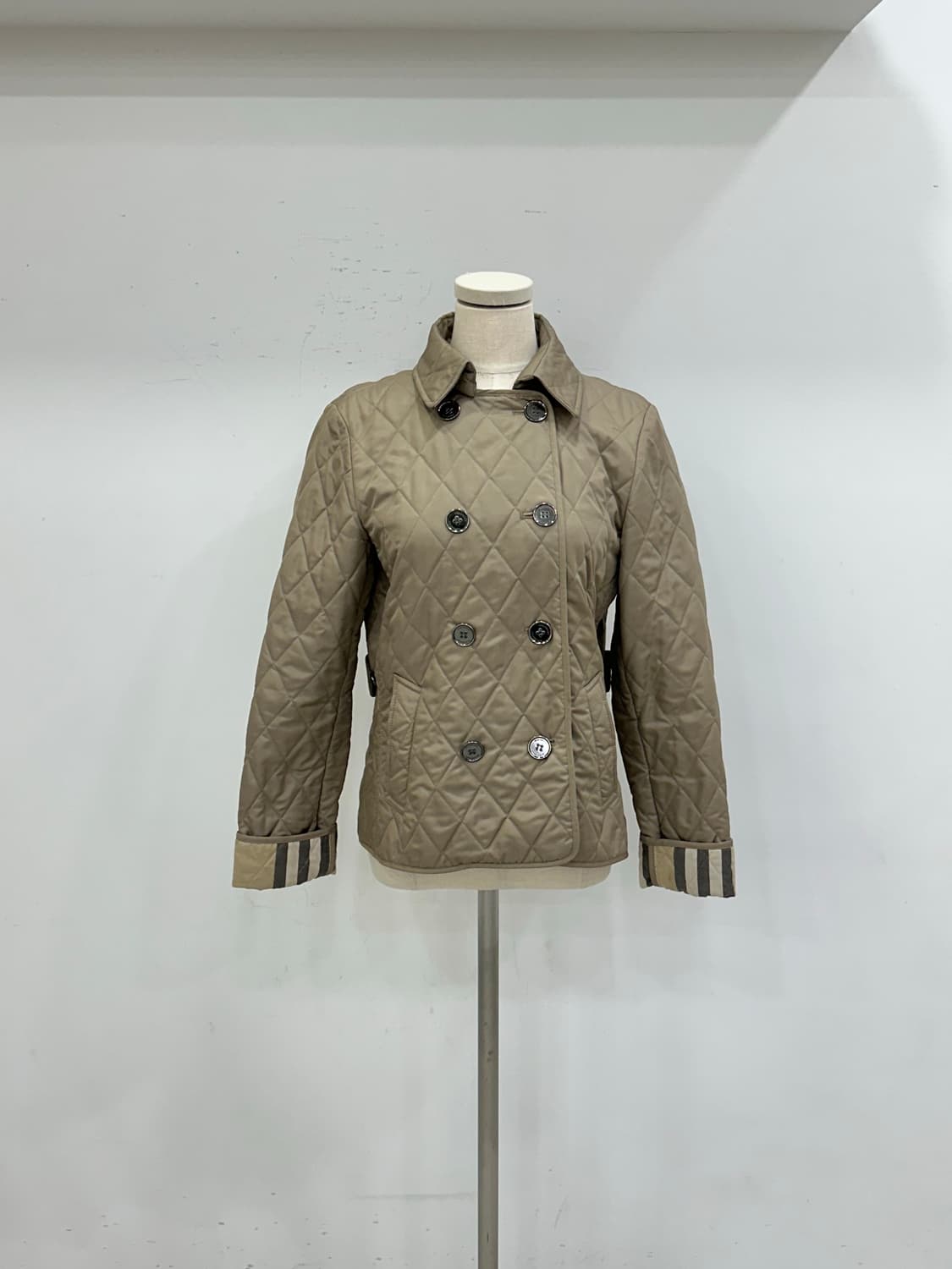 버버리 다이아몬드 퀼팅 자켓 상품이미지1