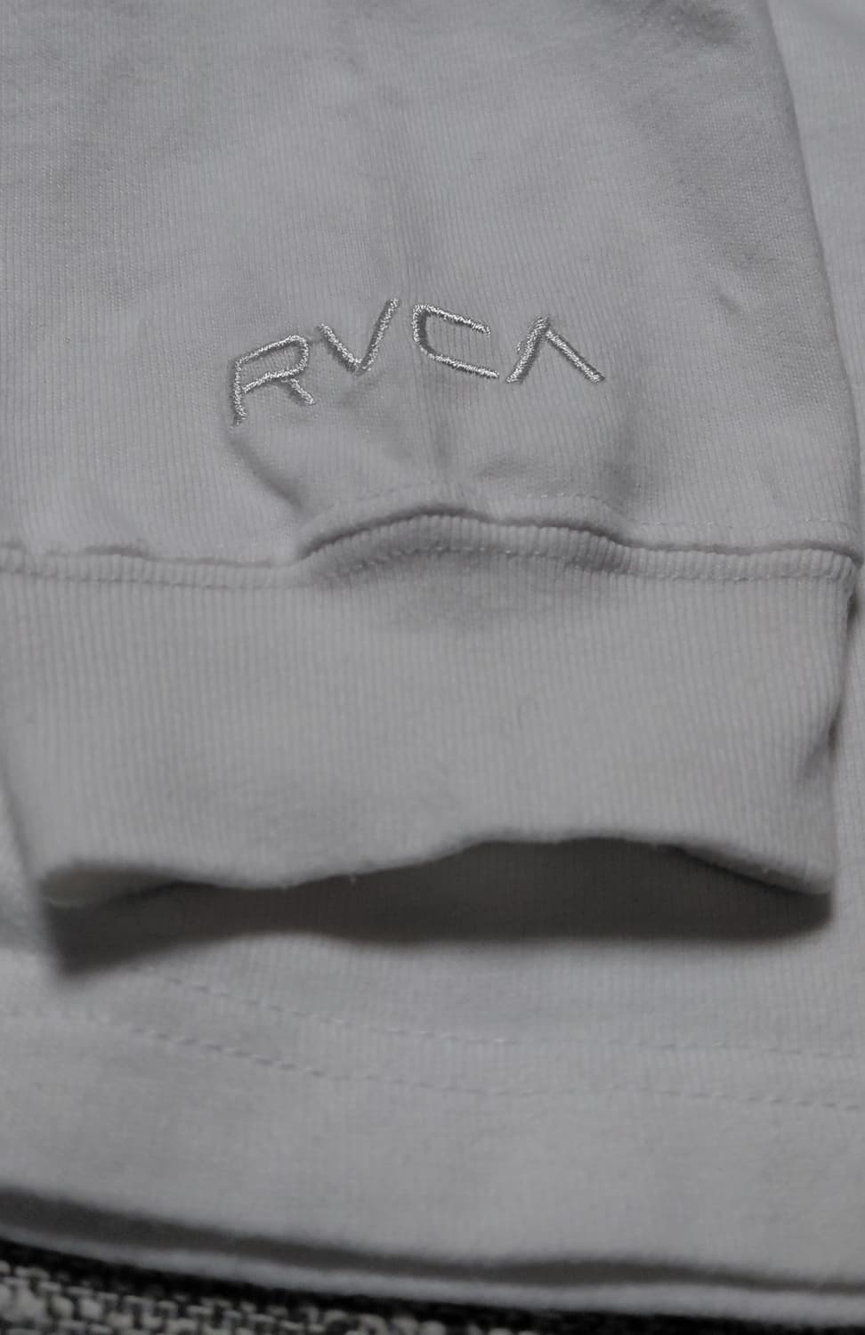[M~L] RVCA 루카 백로고 아치 자수 롱슬리브 티셔츠 상품이미지5