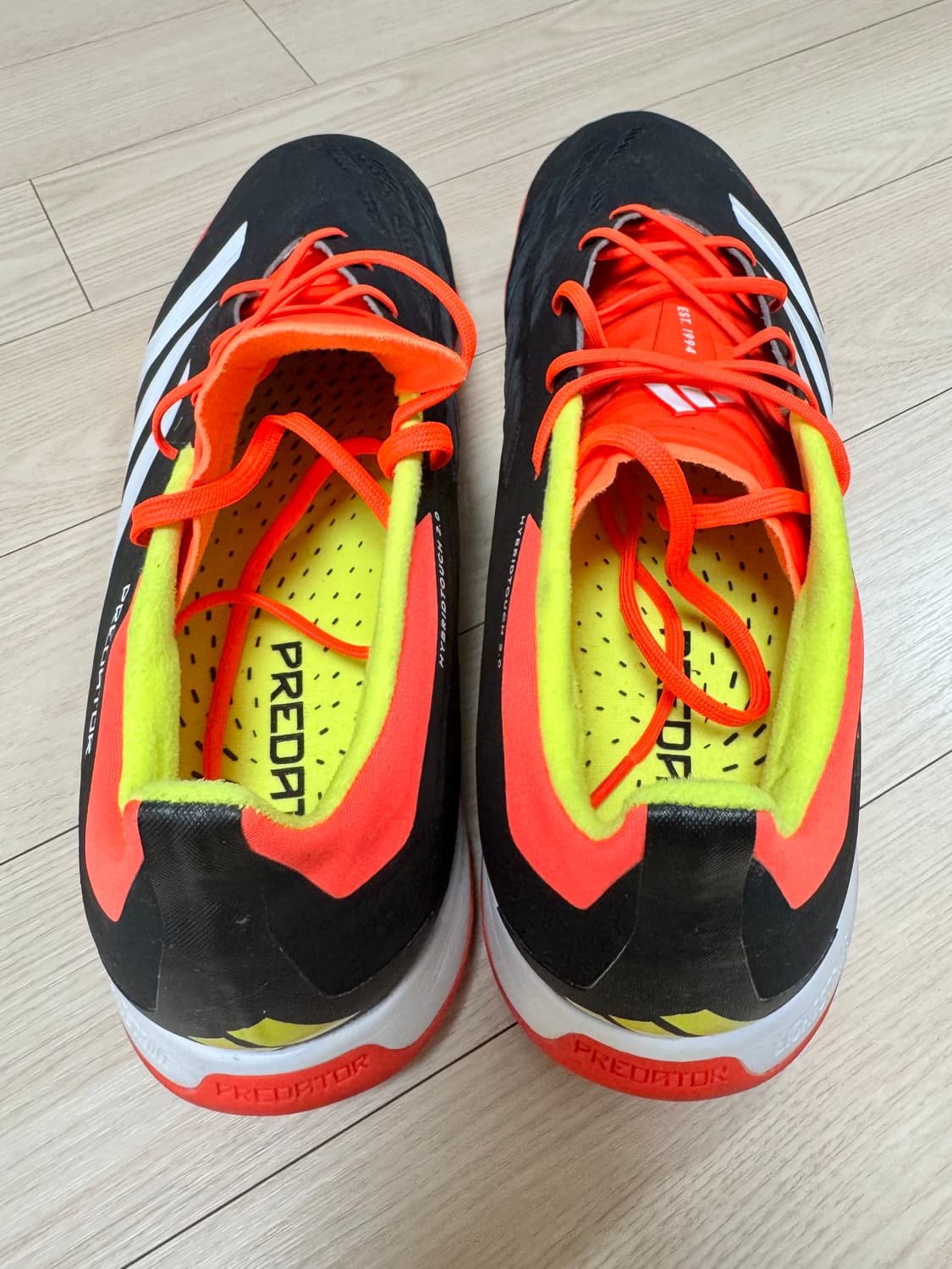 아디다스 프레데터 24 엘리트 tf 300사이즈 팝니다 상품이미지2