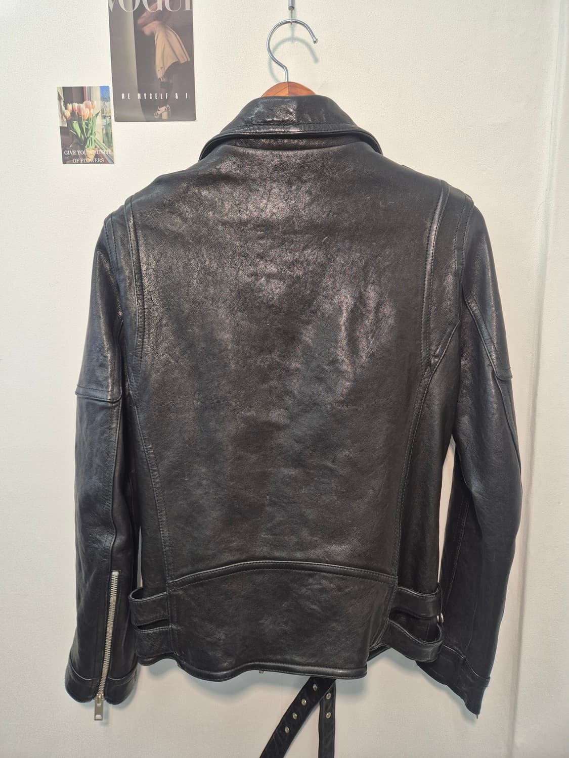 클래식한 디자인의 블랙 가죽 라이더 M
사이즈  상품이미지6