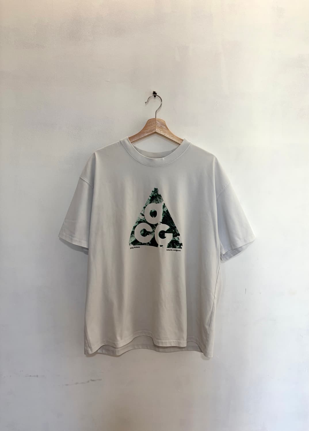 나이키 ACG 화이트 반팔 티셔츠 xxl 상품이미지1