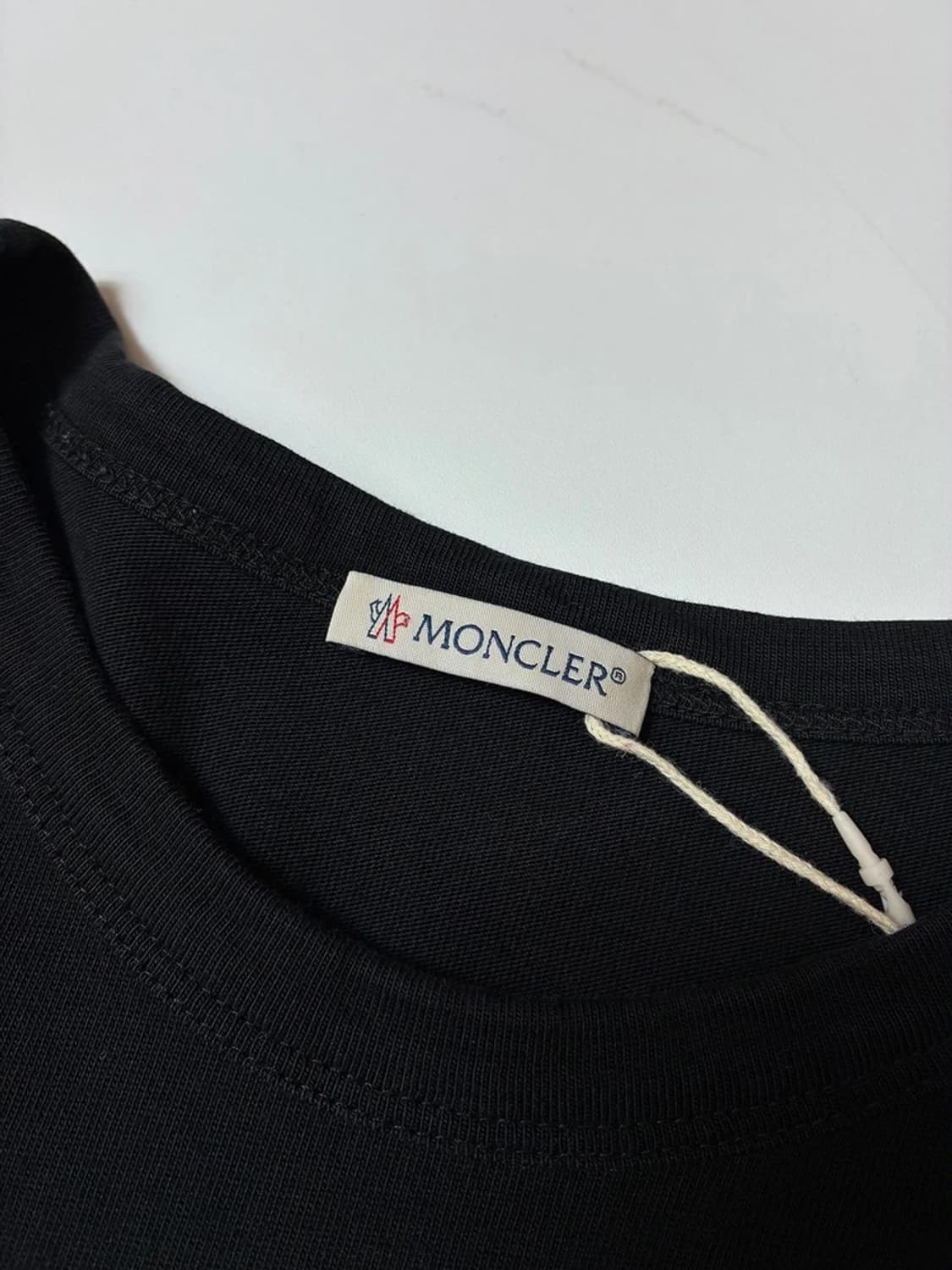 몽클레어 21FW 리버라이즈드 로고 반팔 티셔츠 PN8563 상품이미지6