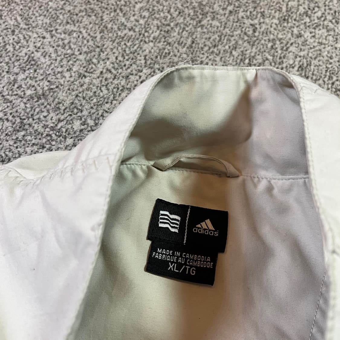 아디다스 삼각로고 아노락 상품이미지4