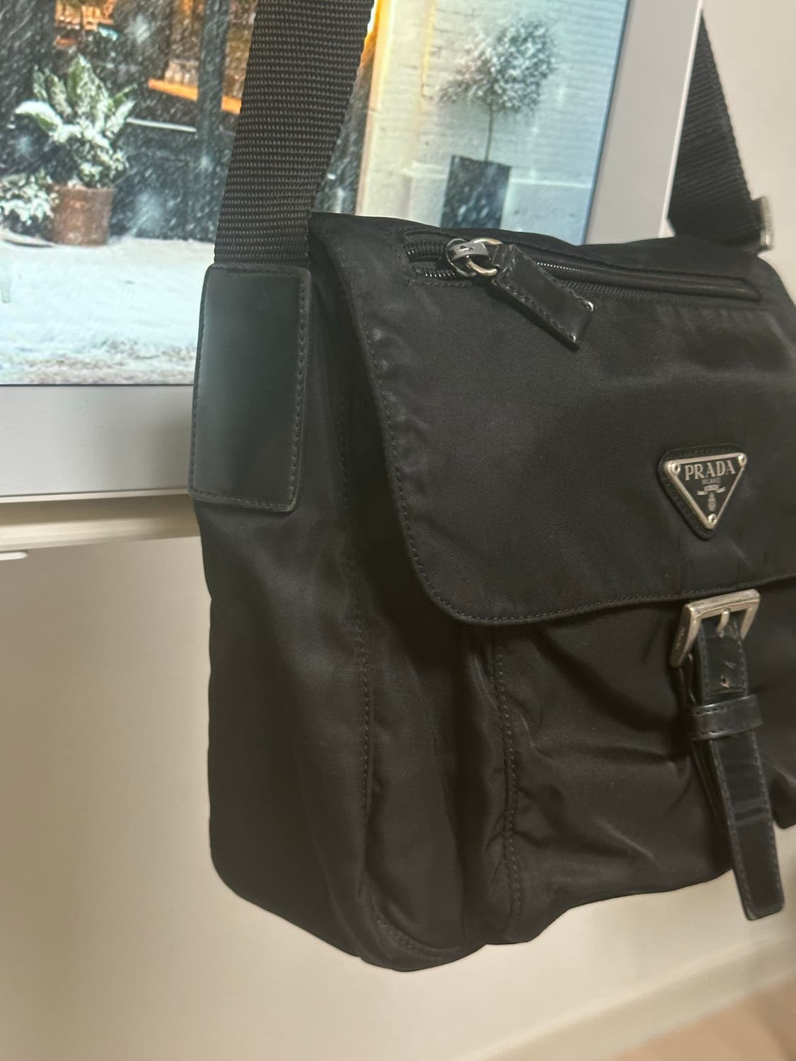 프라다 나일론 포코노 버클 크로스백 주우재백 상품이미지5