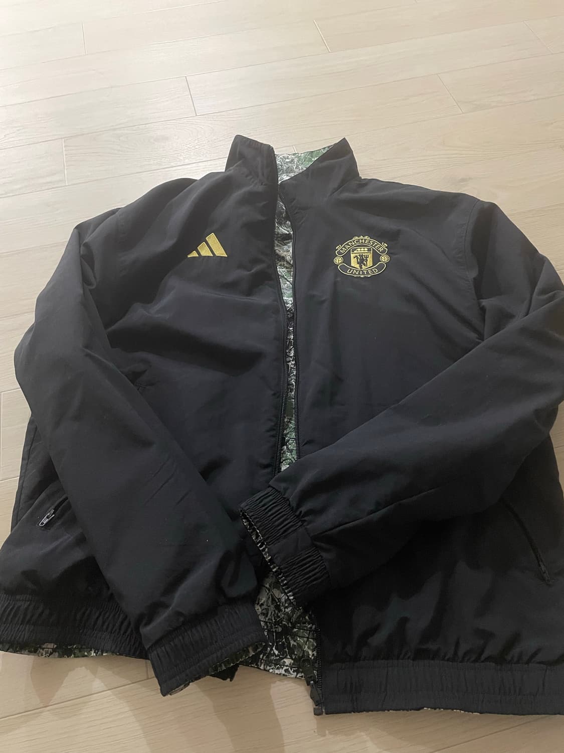 아디다스 맨유 앤섬 바람막이 자켓 ip9186 상품이미지4