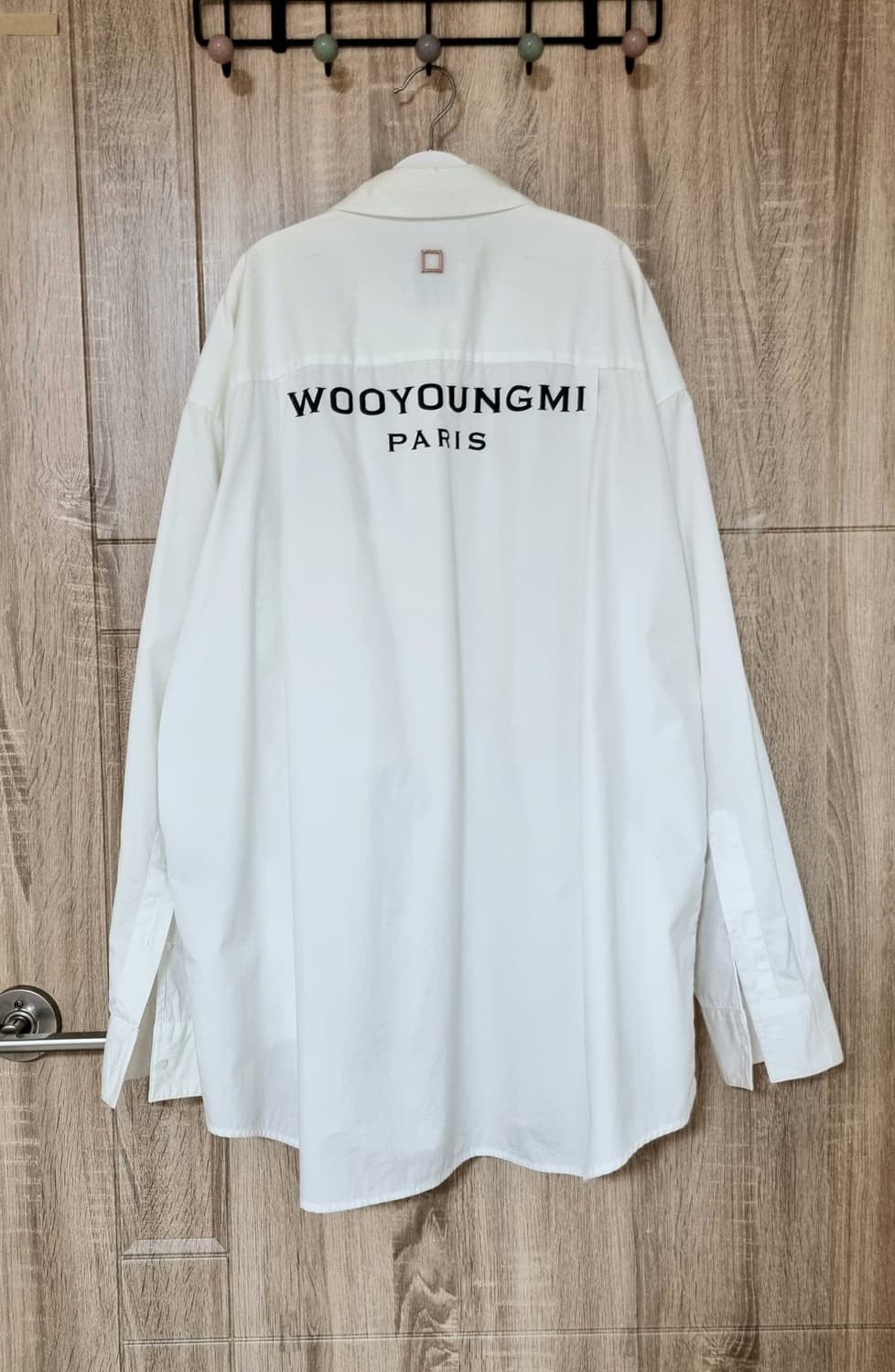 우영미 백로고 셔츠  상품이미지8