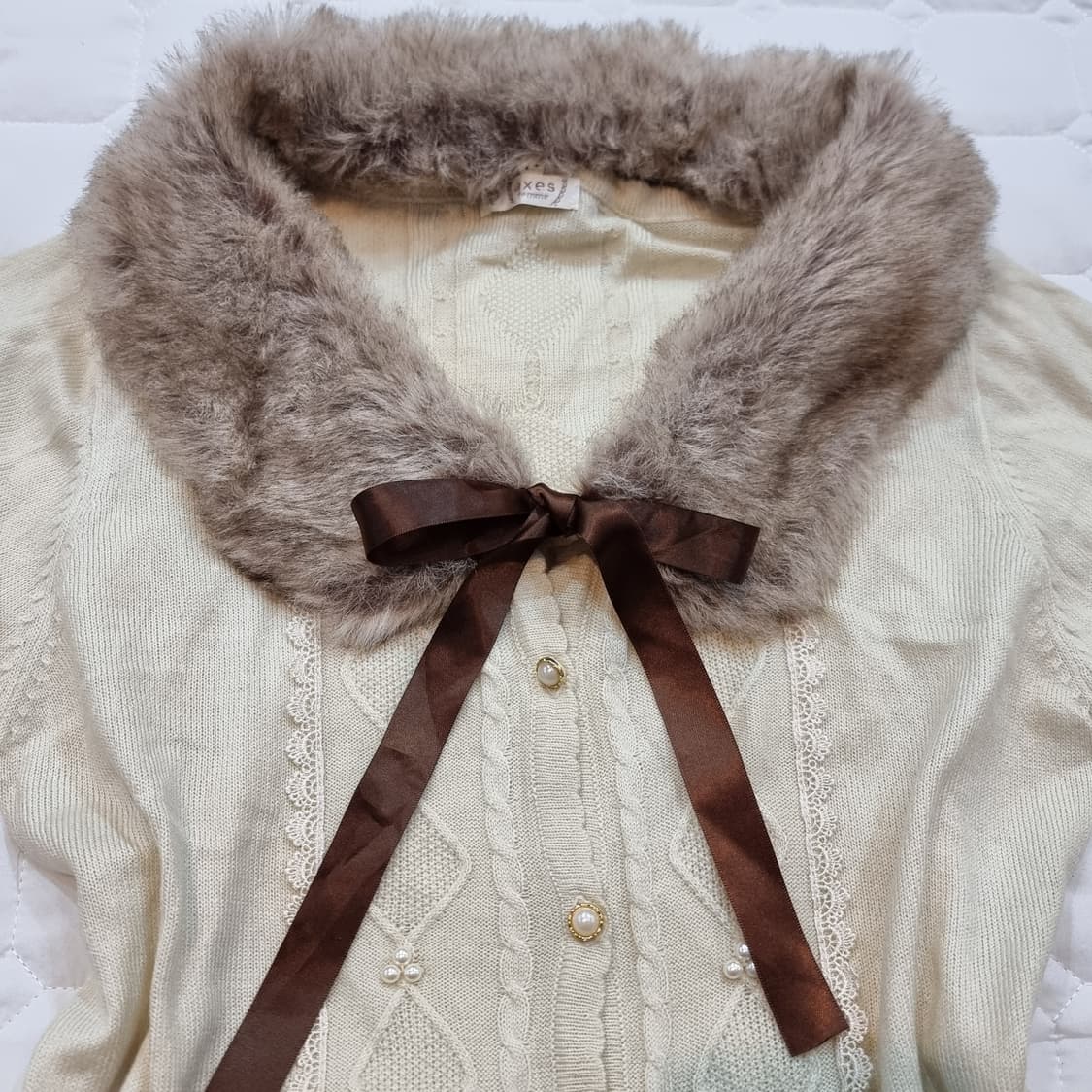 악세즈팜므 퍼카라 리본 니트 가디건 상품이미지2