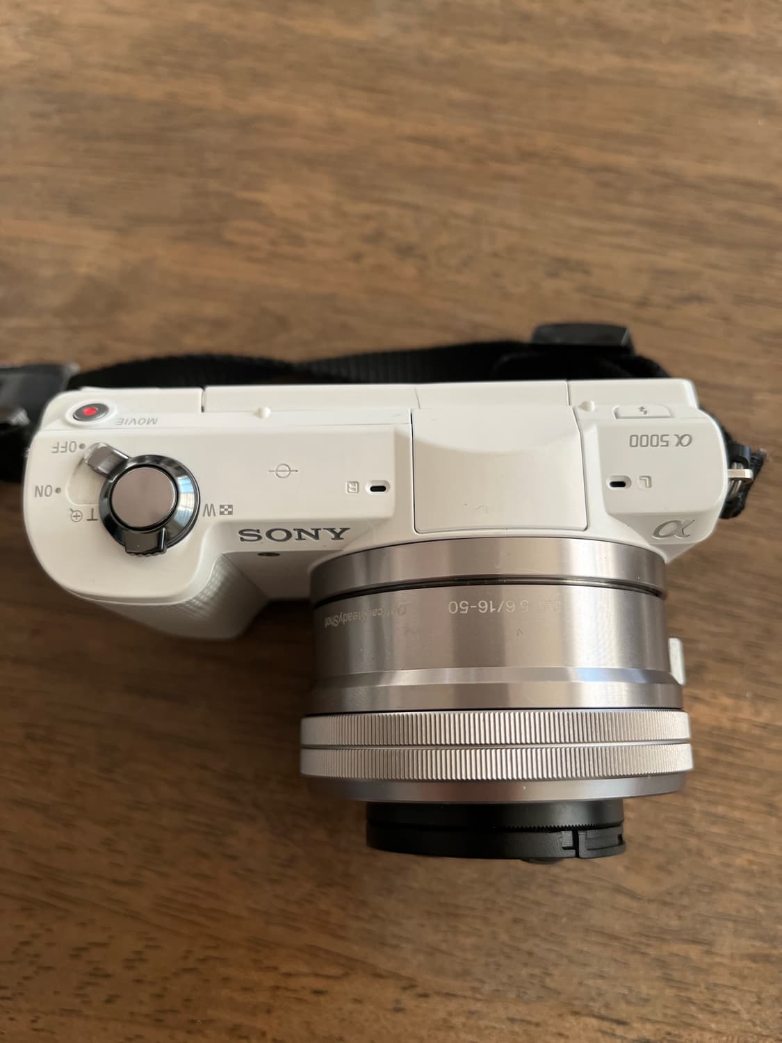 작례⭕️ 소니 a5000 미러리스 디지털카메라 디카 + 충전기 상품이미지2