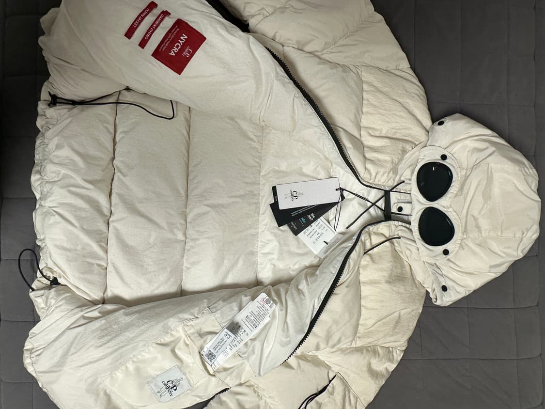 새상품) Cp 컴퍼니 nycra 후드 쉘 다운 자켓 패딩 상품이미지2