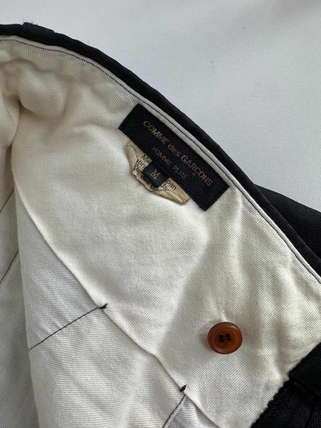 꼼데가르송 옴므플러스 테일러드핏 축융 폴리 팬츠 L 상품이미지3