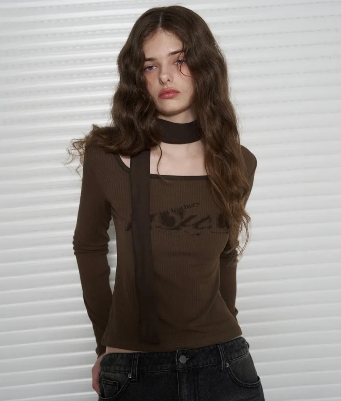 레더리 스퀘어넥 타이 스카프 티셔츠 [KHAKI] 상품이미지1