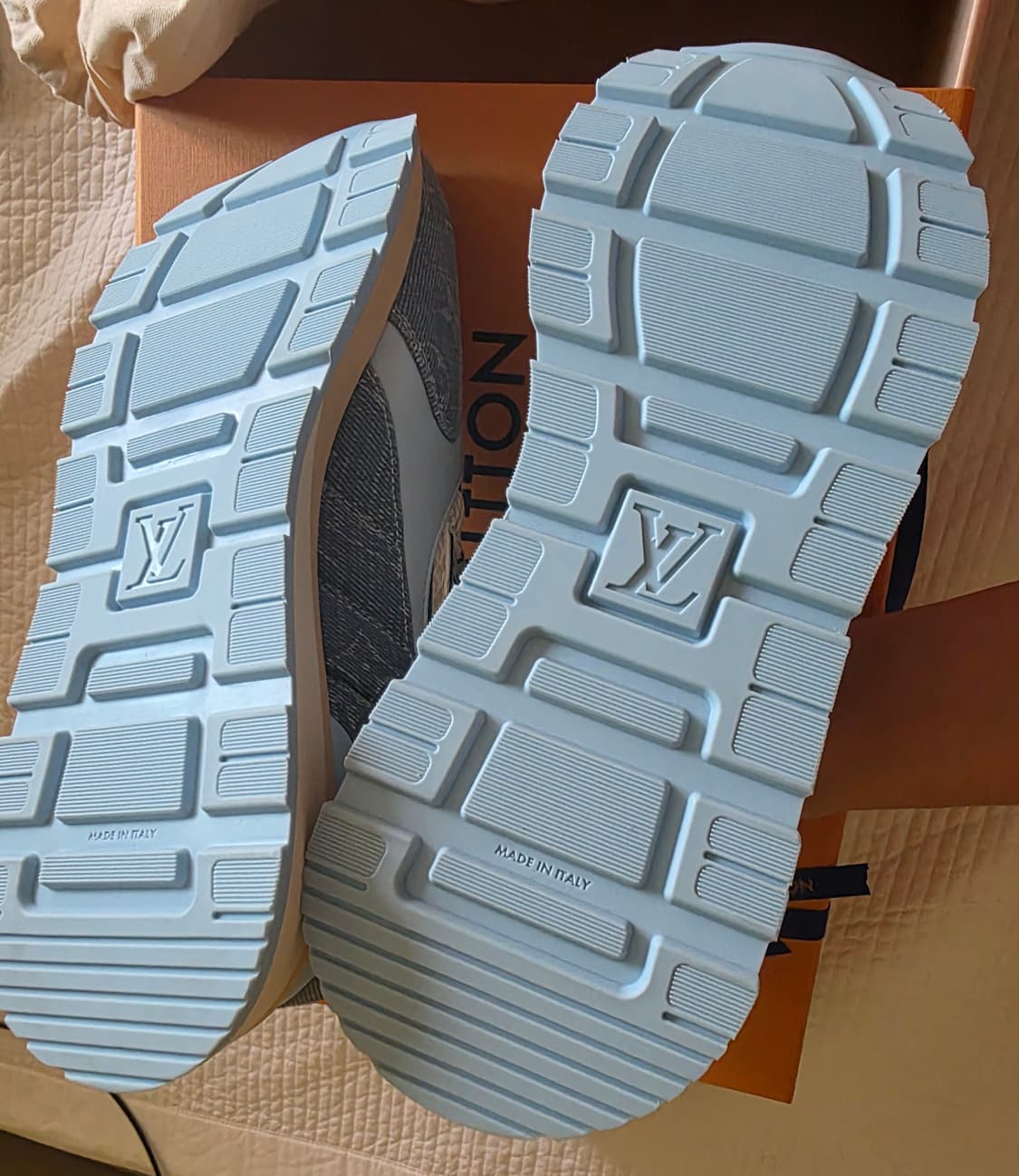 루이비통 런어웨이 스니커즈(새상품) 상품이미지5