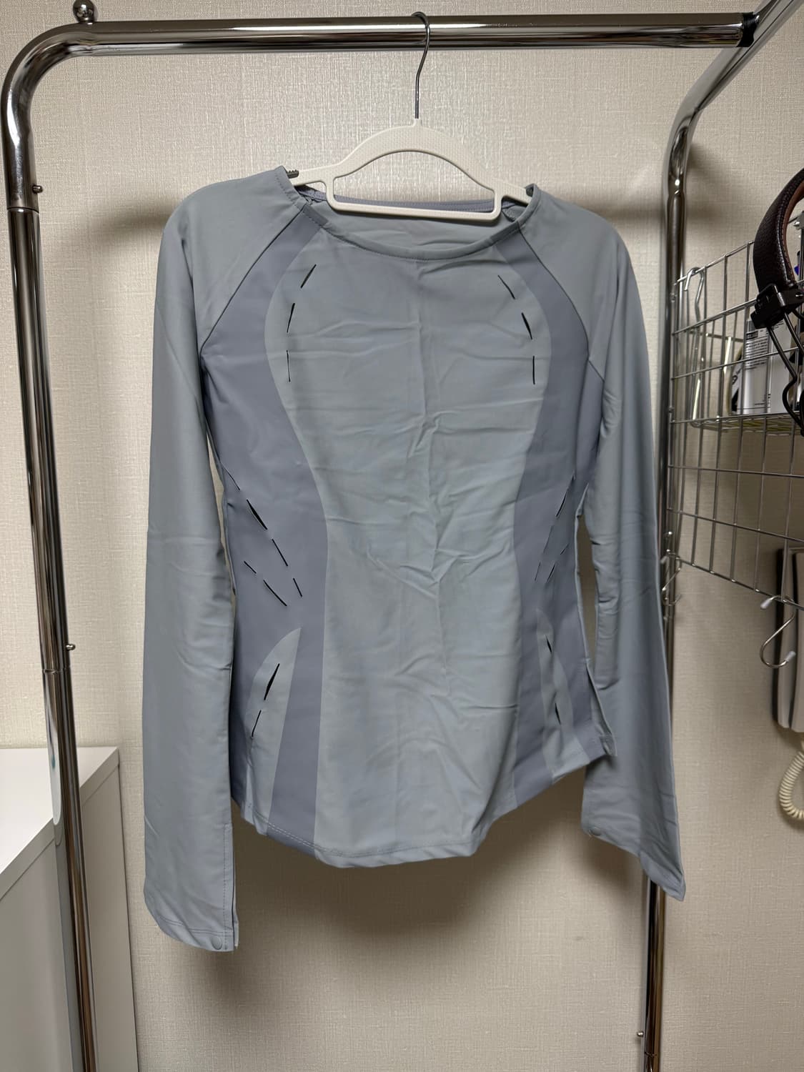 오호스 Film slit stretch top blue gray 상품이미지4