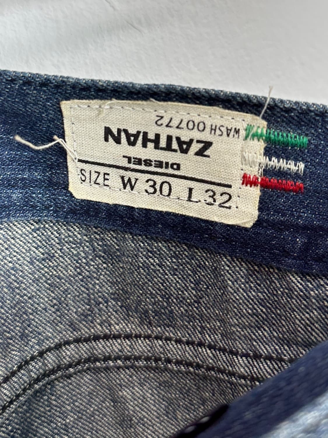 Diesel Zathan Bootcut Distressed Denim 상품이미지8