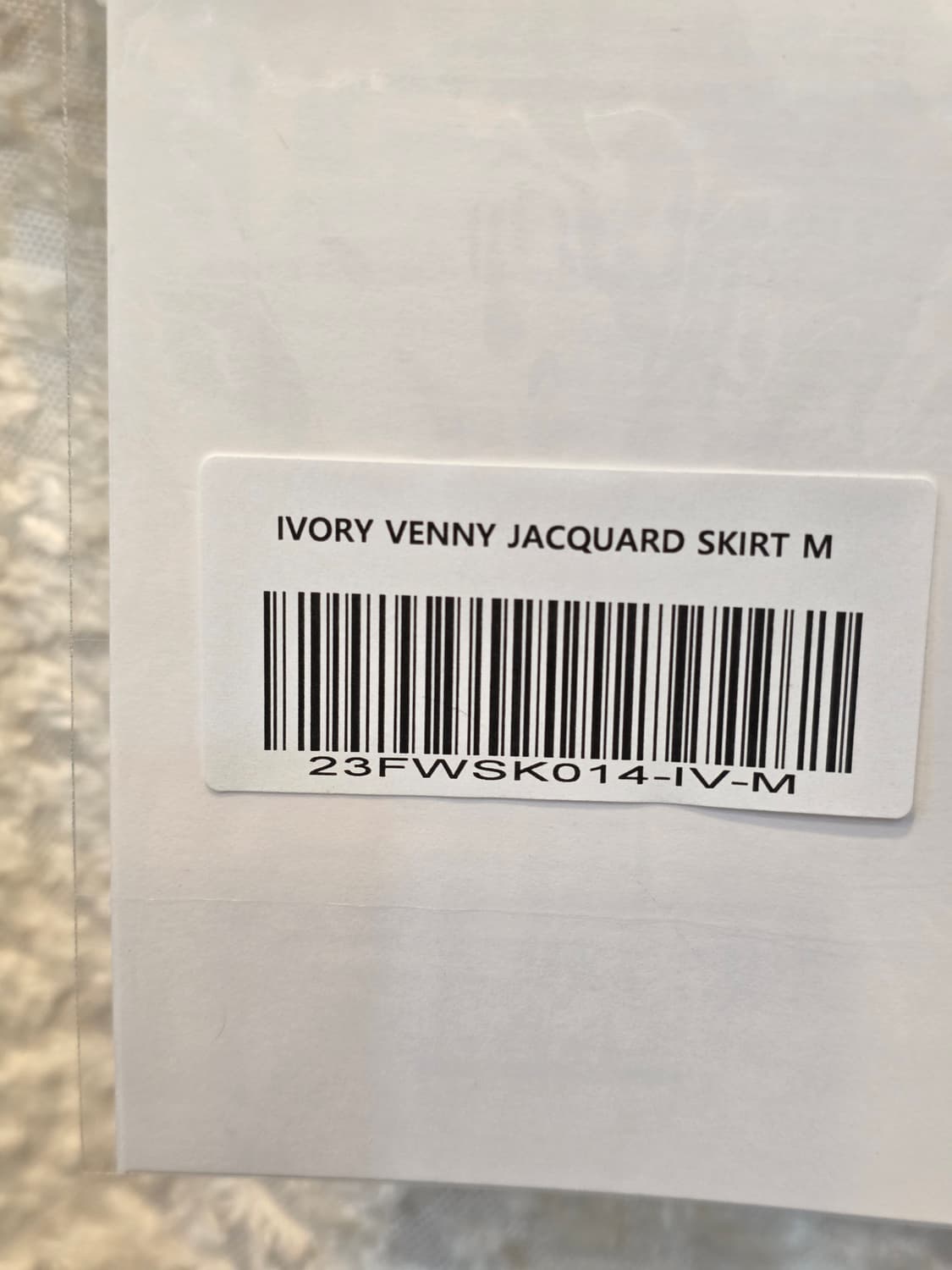 룩캐스트 베니 미디 자가드 스커트 아이보리 상품이미지2