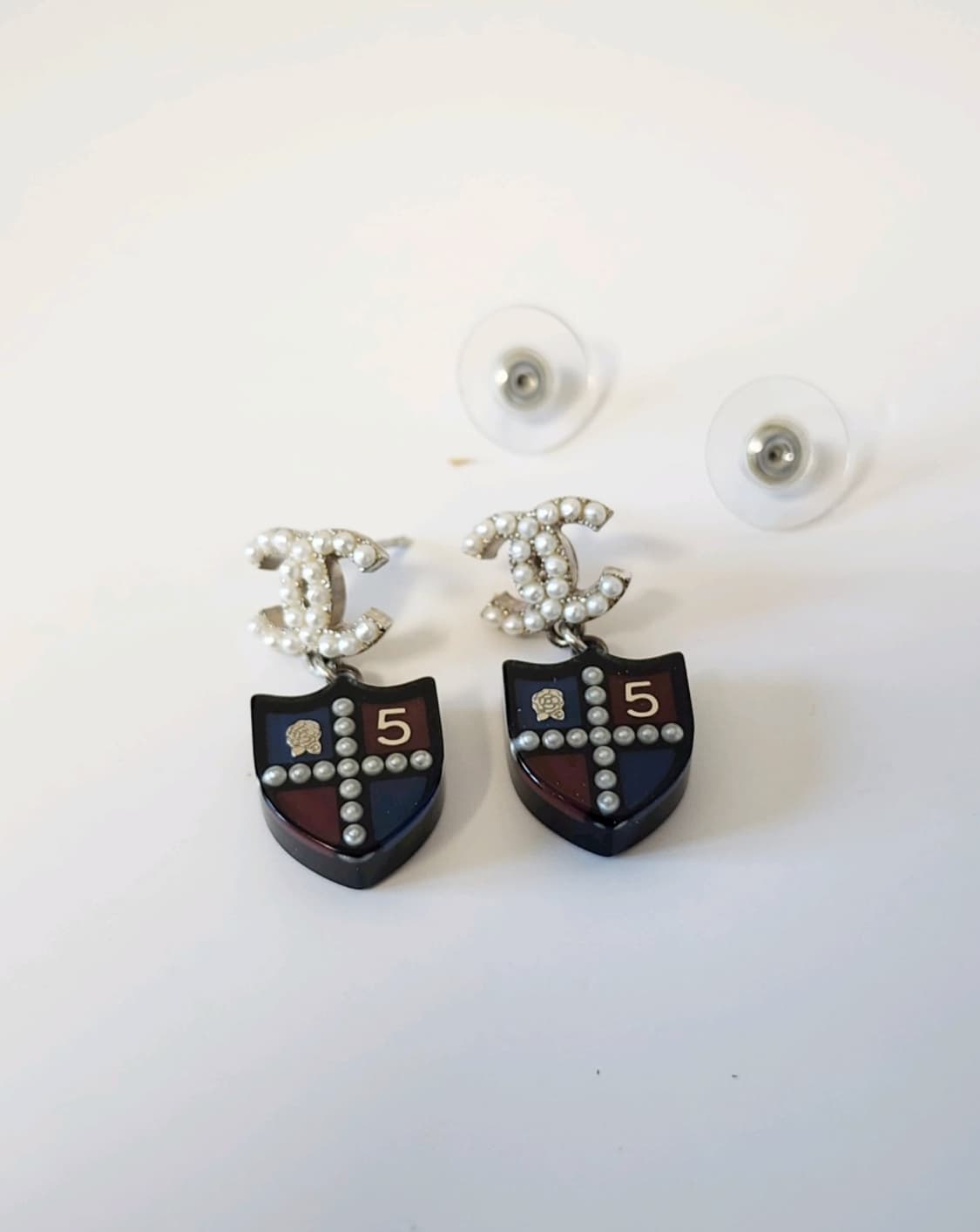 샤넬 CC로고 방패 드롭 귀걸이  상품이미지2