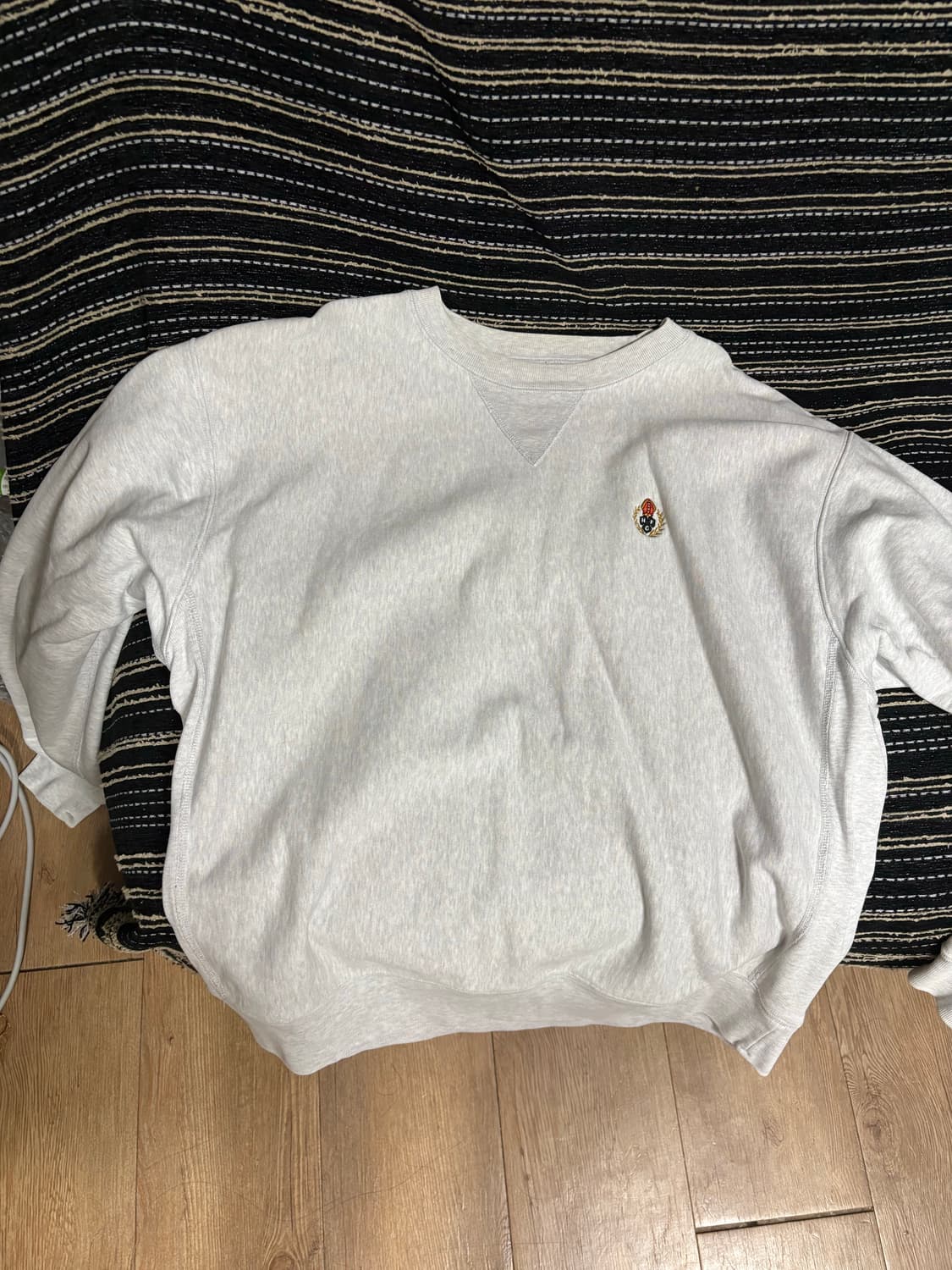 헤리티지플로스 HFC CREST 221 REVERSE CREWNECK 상품이미지1