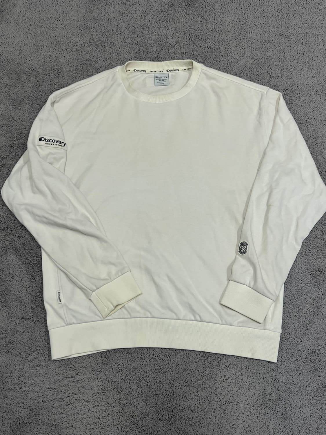 (105) 디스커버리 맨투맨 아이보리 상품이미지1