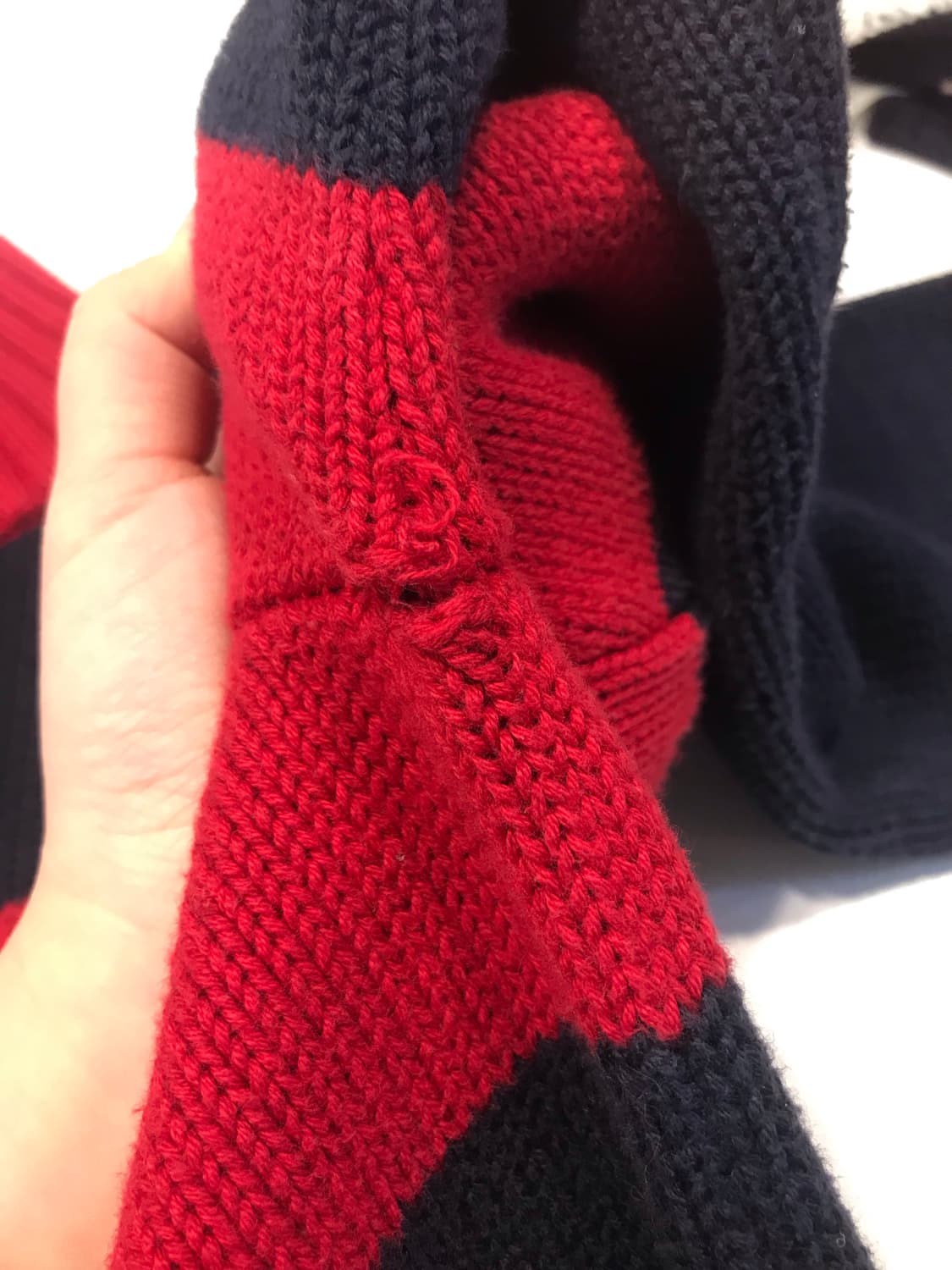 폴로 스트라이프 배색 빅포니 하프 집업 니트 상품이미지5