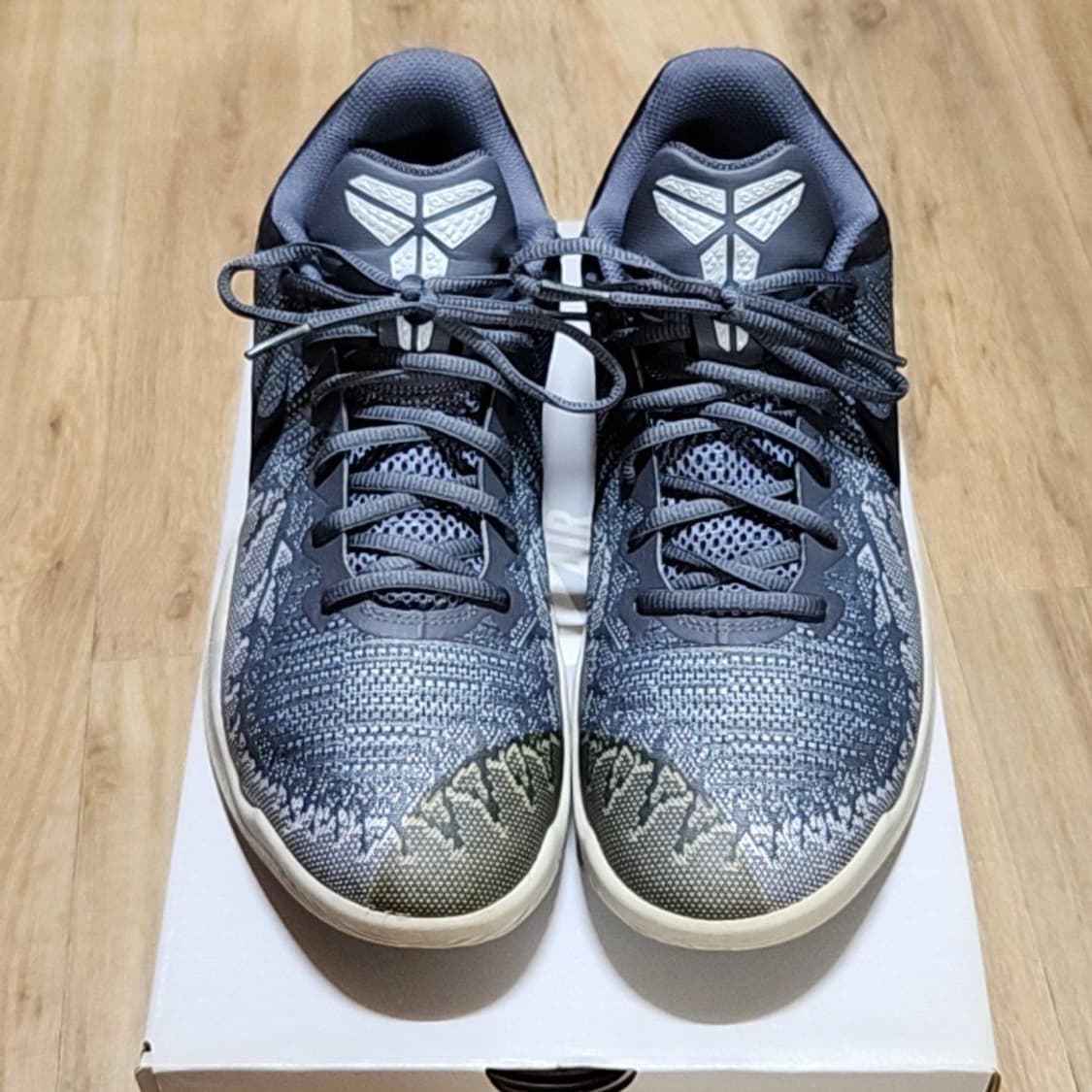 나이키 280 코비 맘마 퓨어플레티넘 상품이미지2