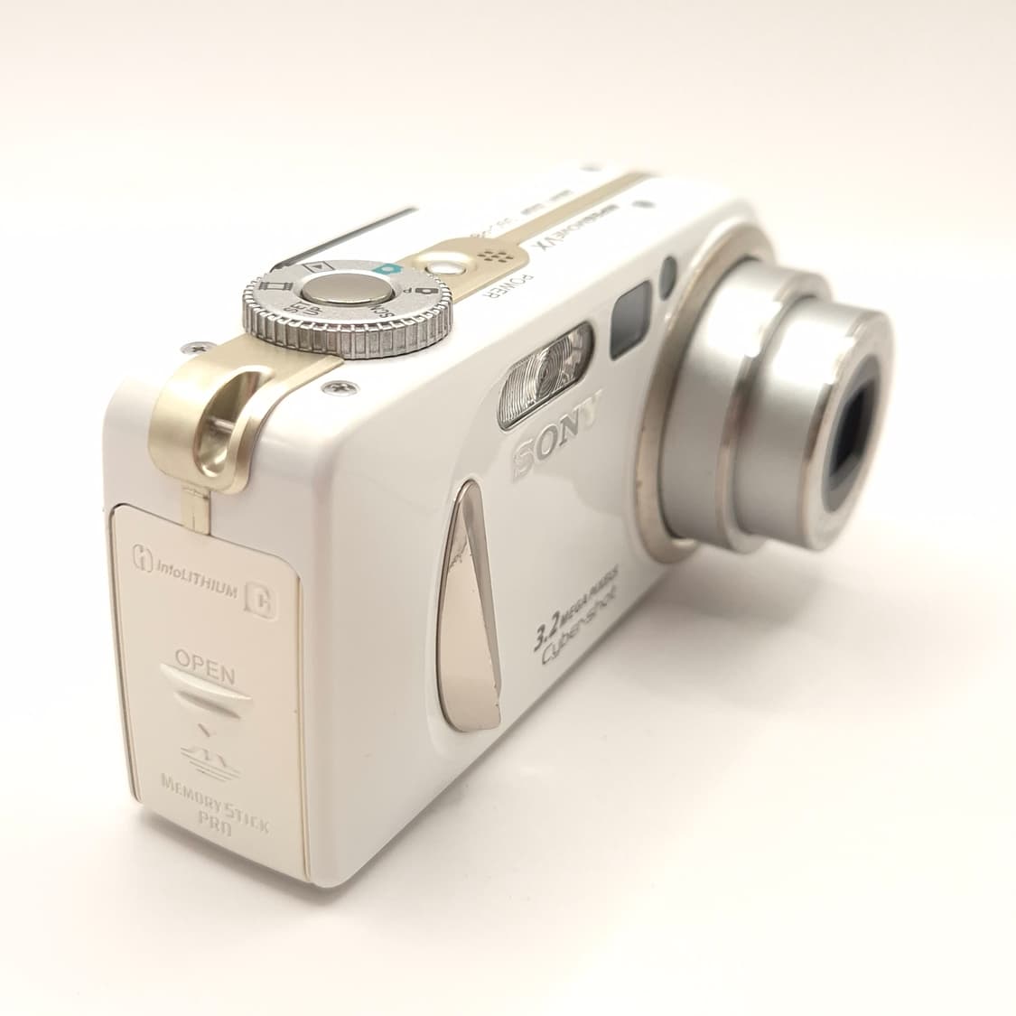 🍏 소니 사이버샷 DSC-P8 White ✨ 클래식 감성 미니디카 💕 상품이미지2