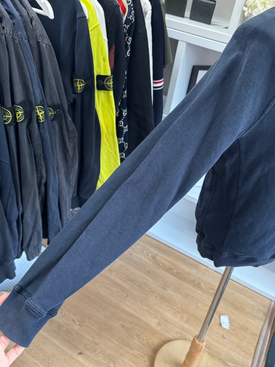 [새상품급,M] 스톤아일랜드 블랙 맨투맨 상품이미지4