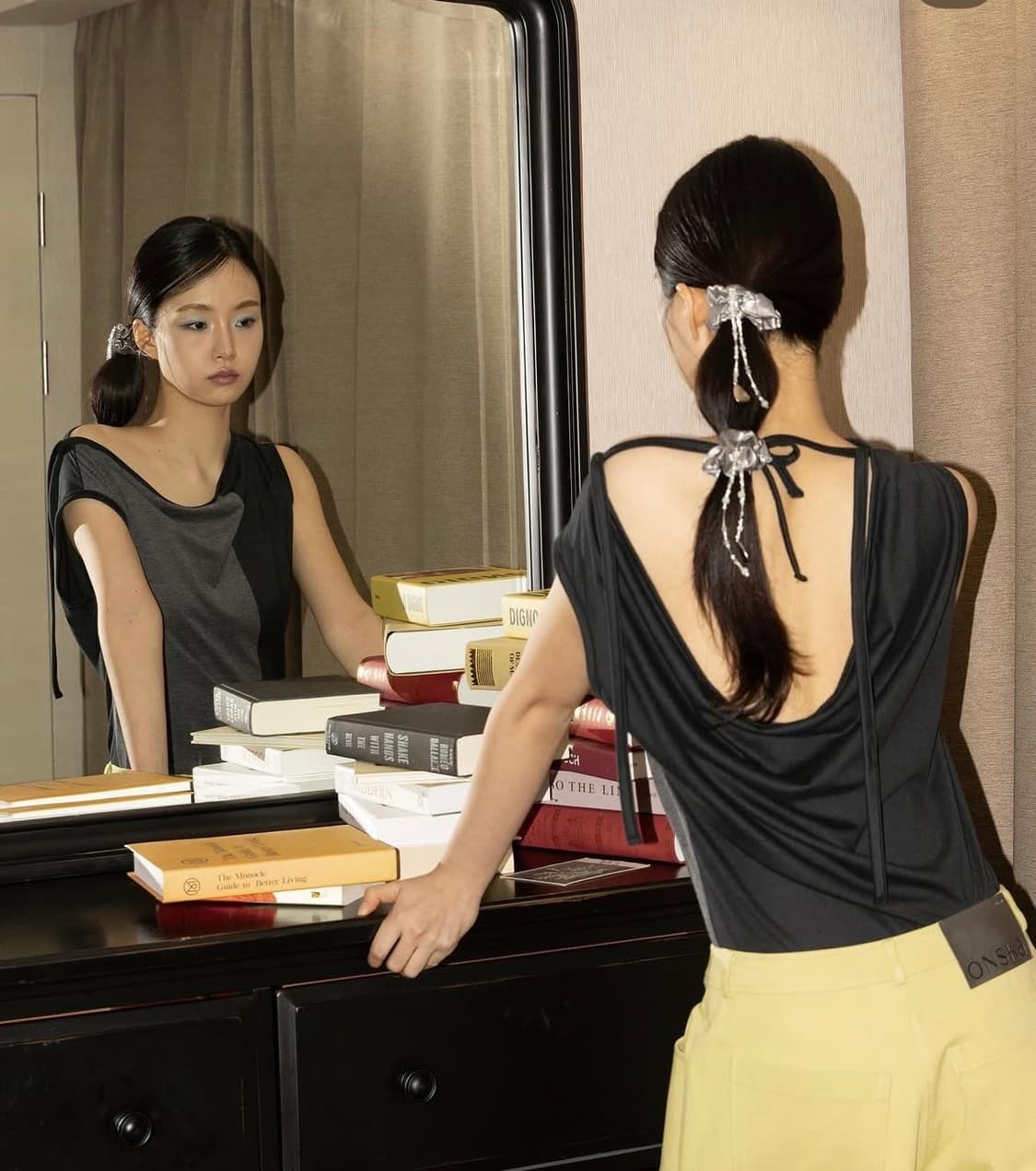[ONSKA] COWL NECK SLEEVELESS 상품이미지1