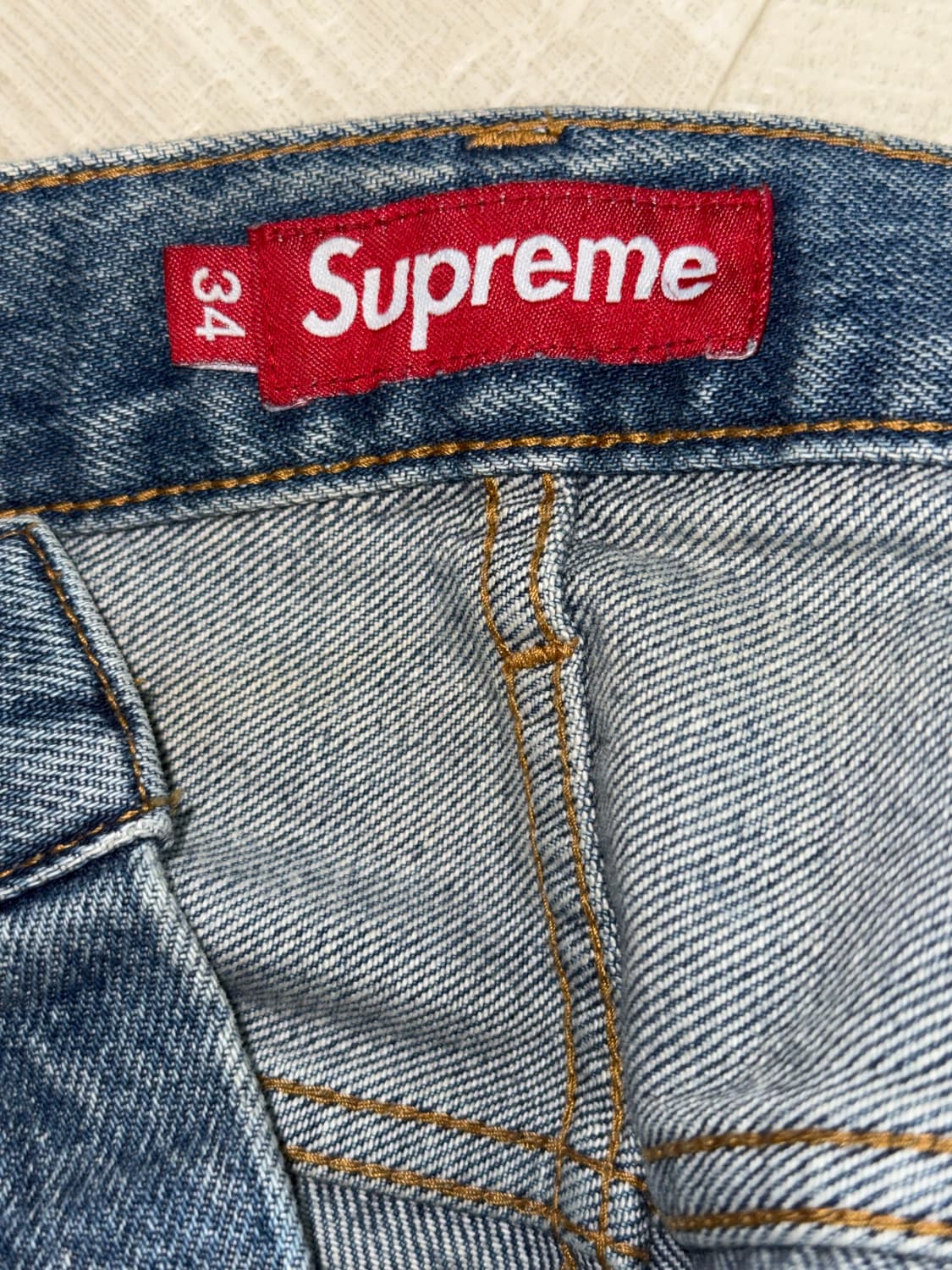 슈프림 디스트레스드 루즈 핏 셀비지 진 워시드 인디고 24SS 상품이미지10