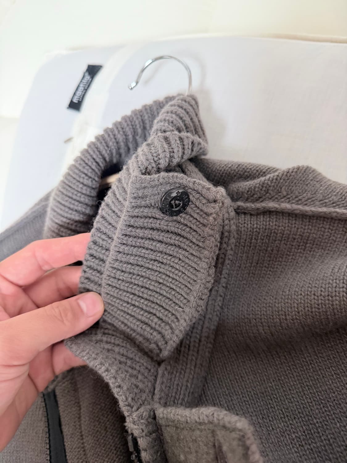 스톤아일랜드 버튼 니트 집엊 상품이미지2