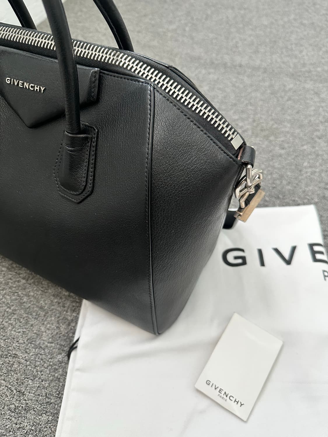 지방시 안티고나 블랙 토트백 상품이미지5