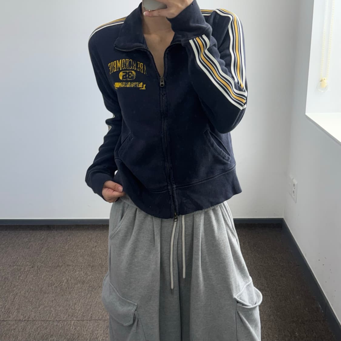 Abercrombie 아베크롬비 옐로우 그런지 로고 네이비 집업 상품이미지1