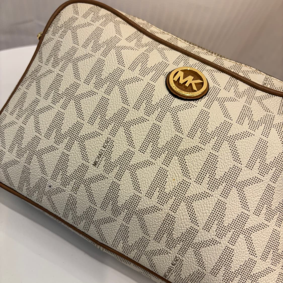 정품 마이클코어스 사각 크로스백     상품이미지9