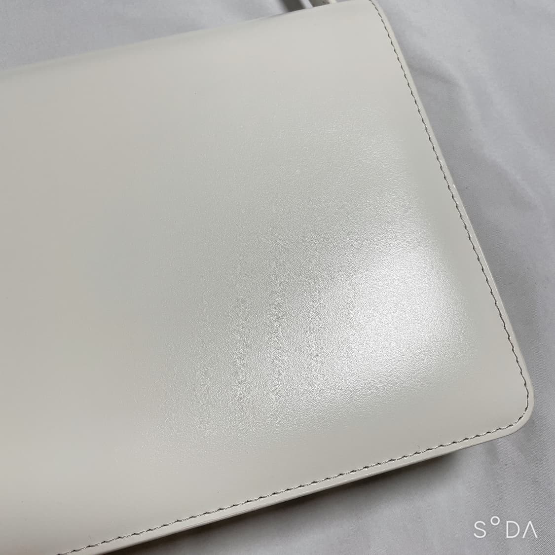 투티에 화이트 레더 숄더백 상품이미지3