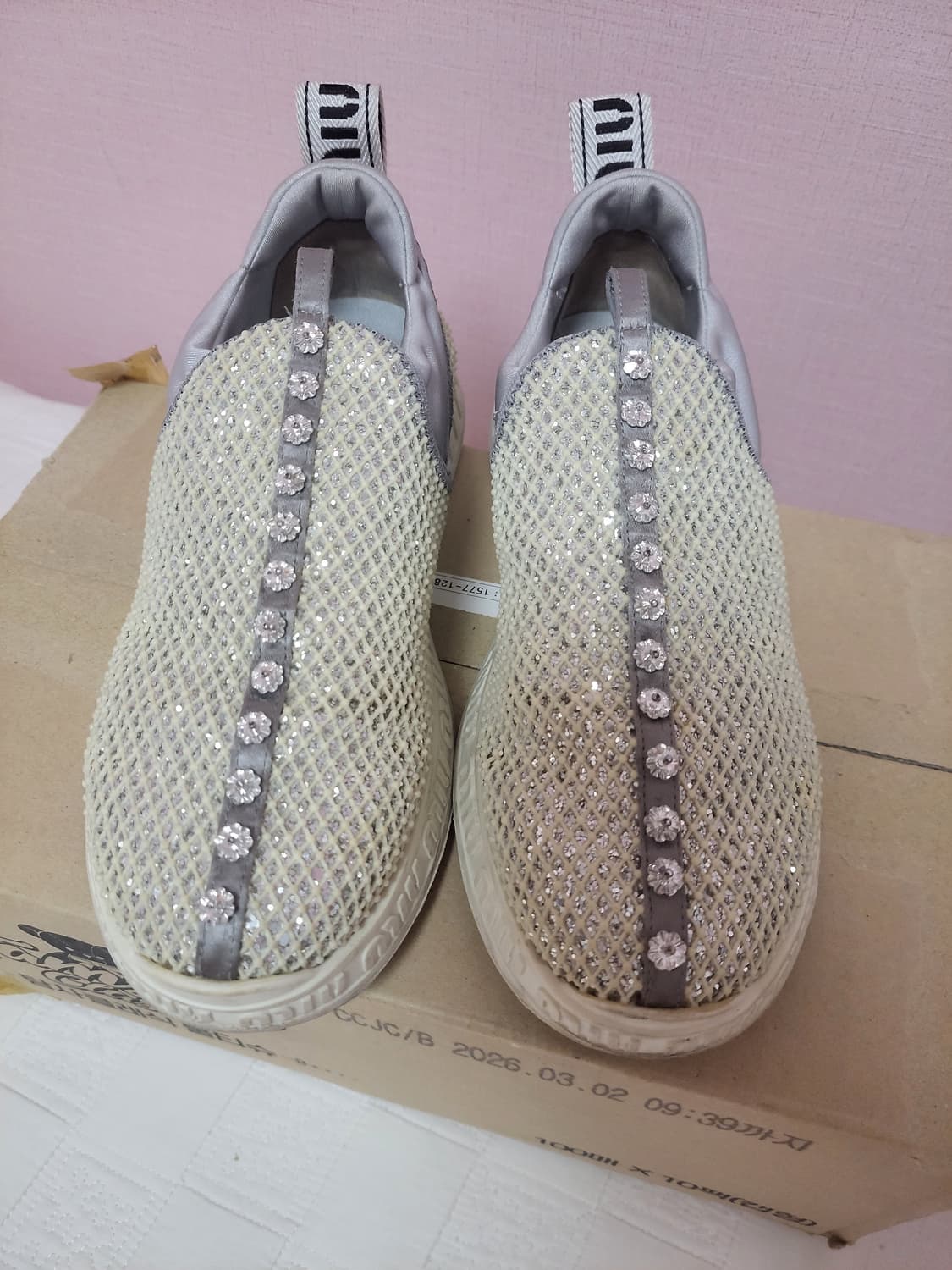 정품)급처상태좋음!미우미우 쥬얼 크리스탈 실버 슬립온 스니커즈 공주운동화 상품이미지6