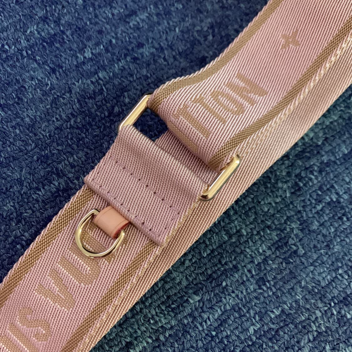 루이비통 멀티 포쉐트 악세수아 로즈 핑크 스트랩 가방끈 상품이미지7