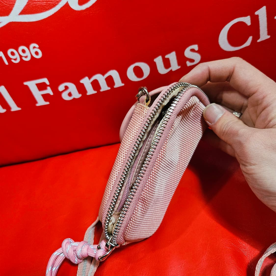 발리(BALLY) Pink mini 서브 파우치 케이스 크로스백 상품이미지5