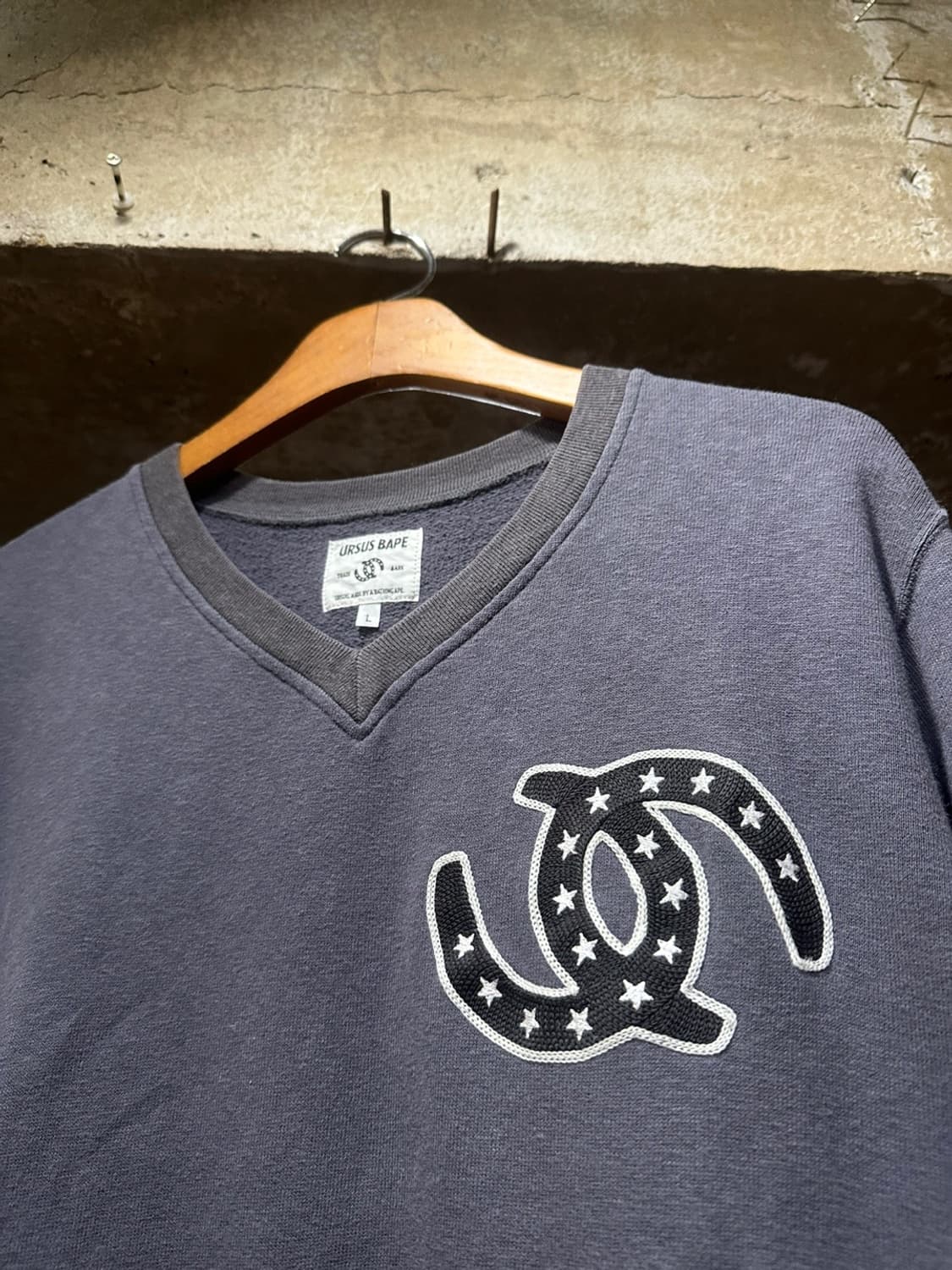 00s BAPE 베이프 브이넥 맨투맨 상품이미지1