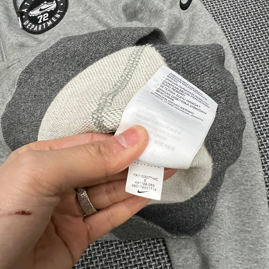 착샷O 나이키 그레이 배색 후드집업 상품이미지3