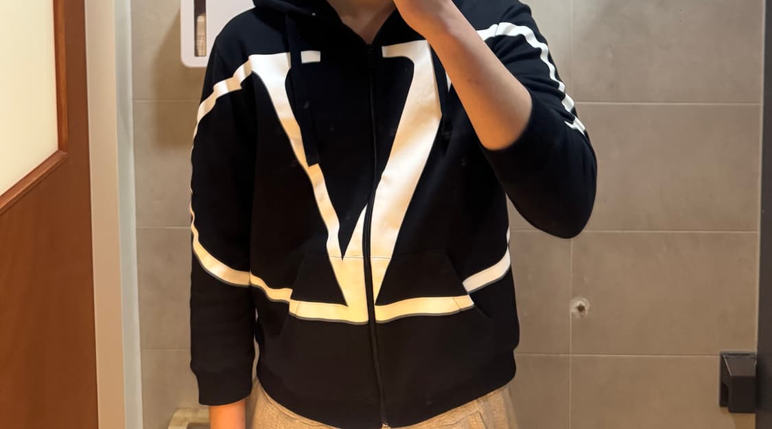 발렌티노 블랙 V 로고 후드 집업 상품이미지3